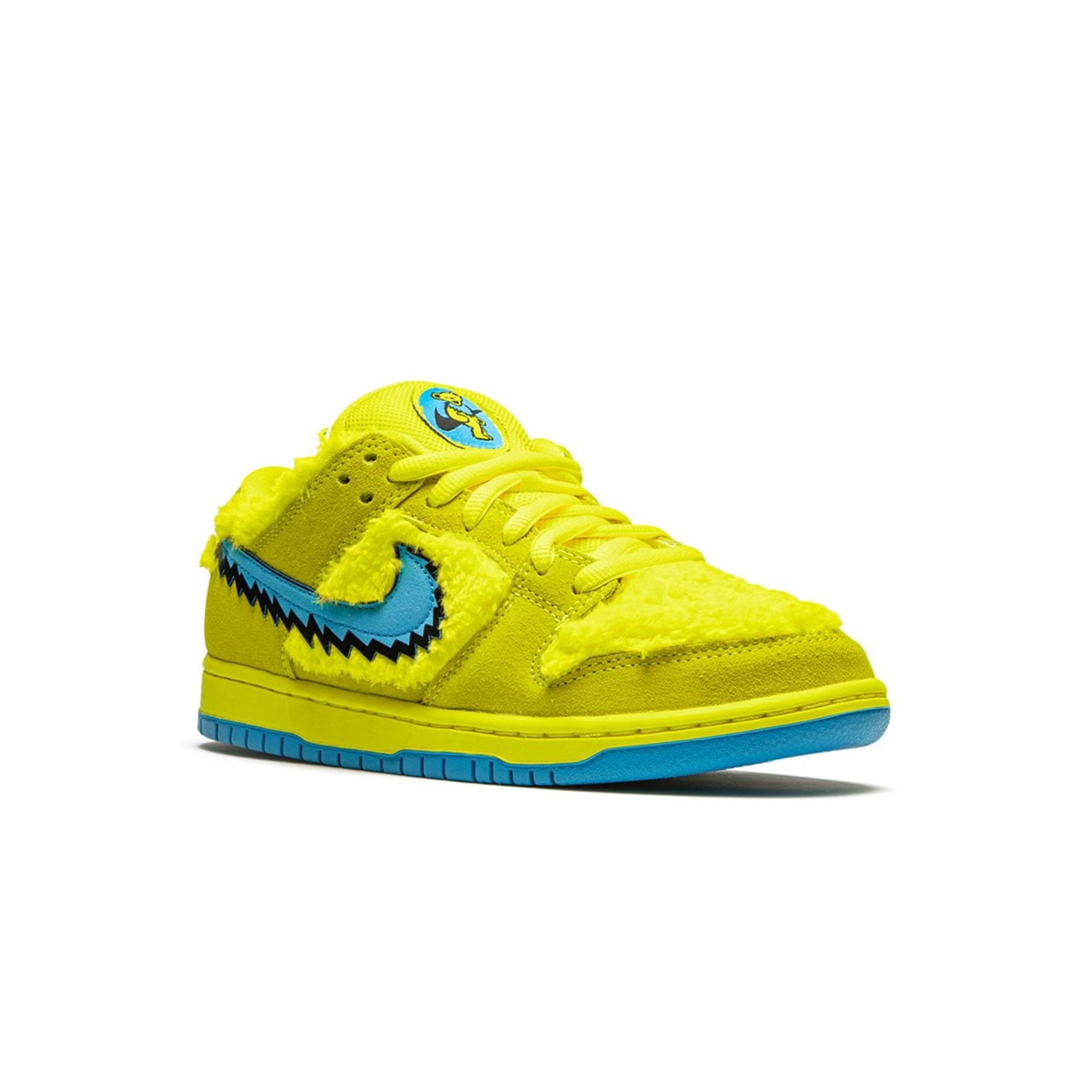 Nike SB low dunk fluffy yellow shoes