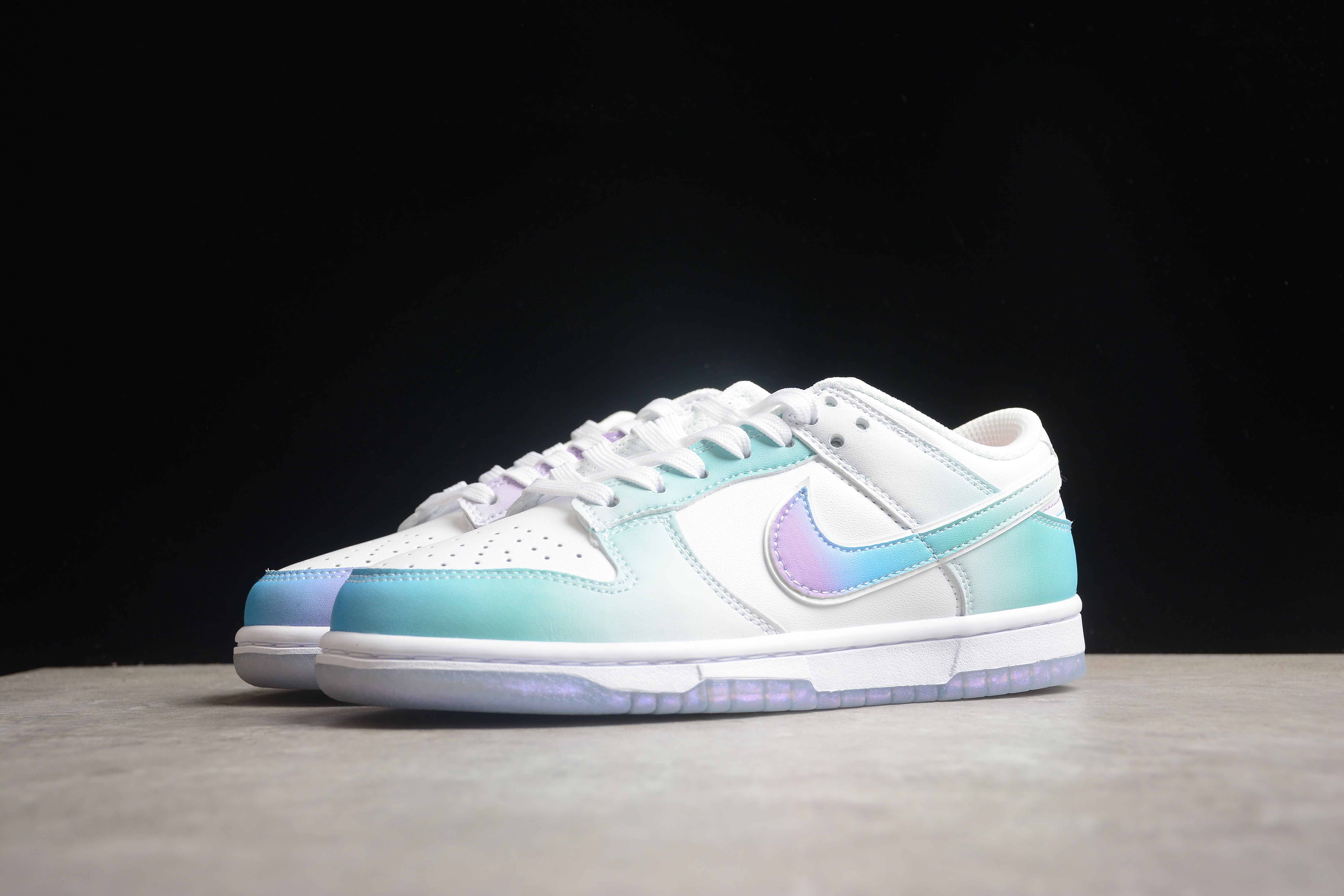 Nike SB dunk low gradient shoes