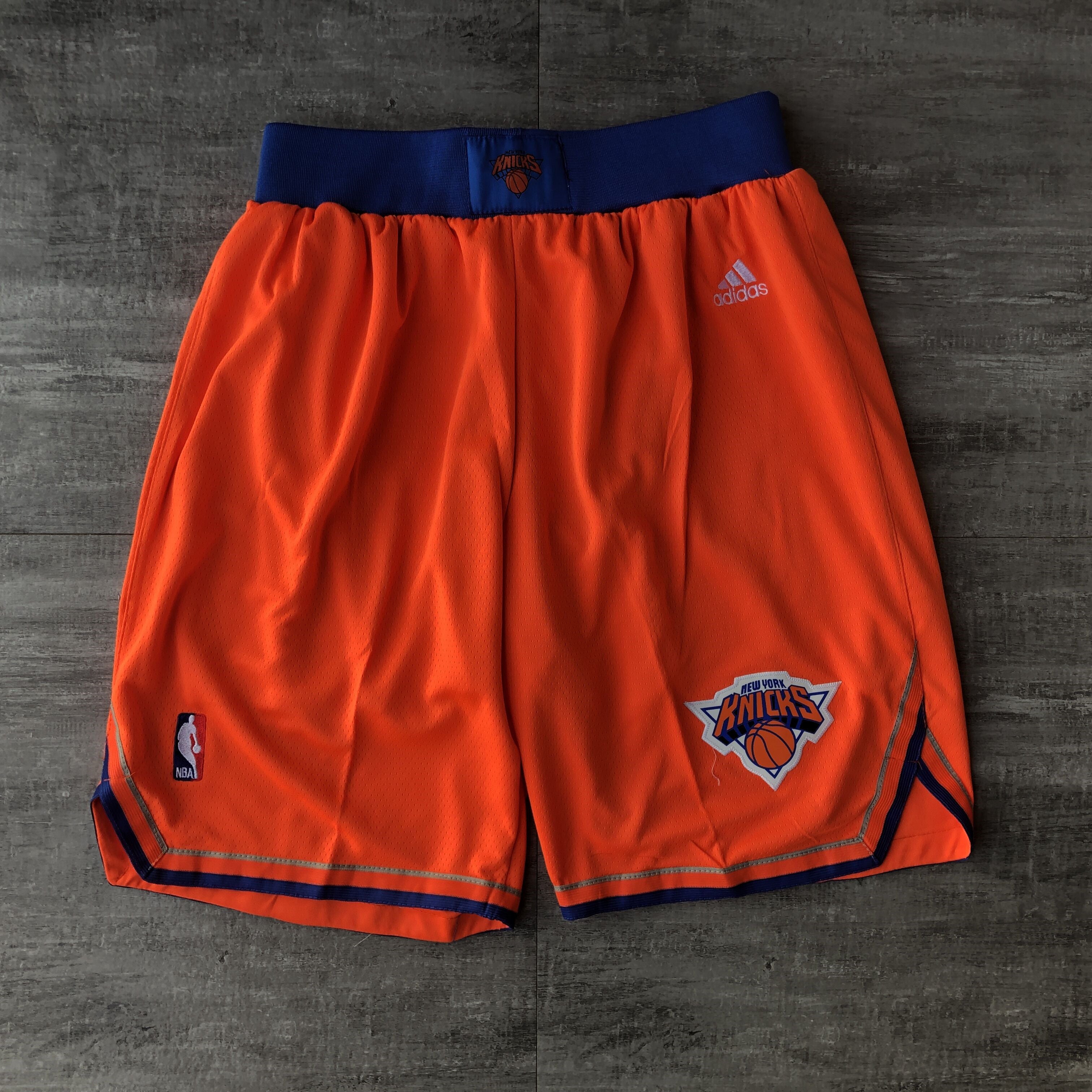 Knicks orange shorts