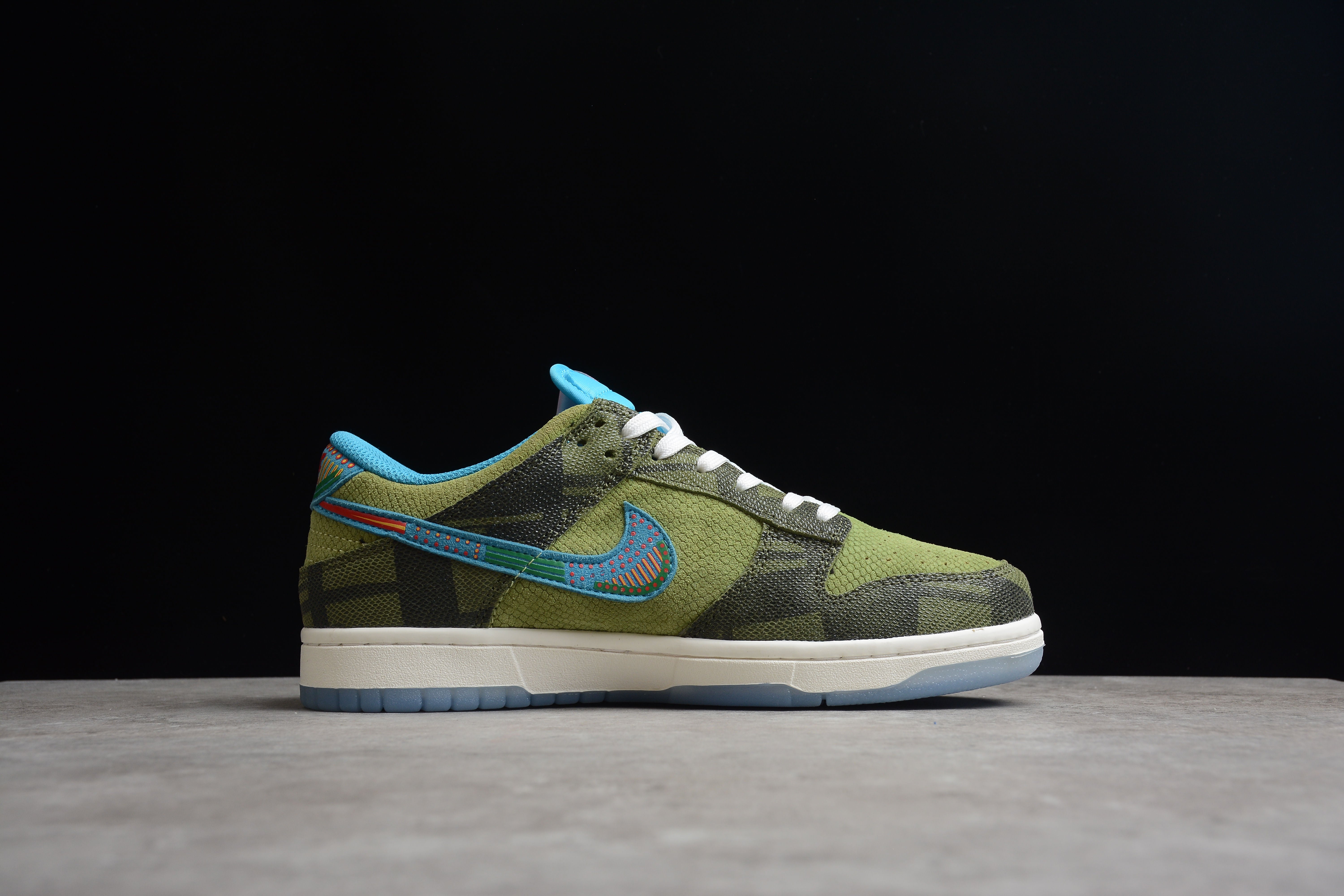 Nike SB low dunk familia shoes