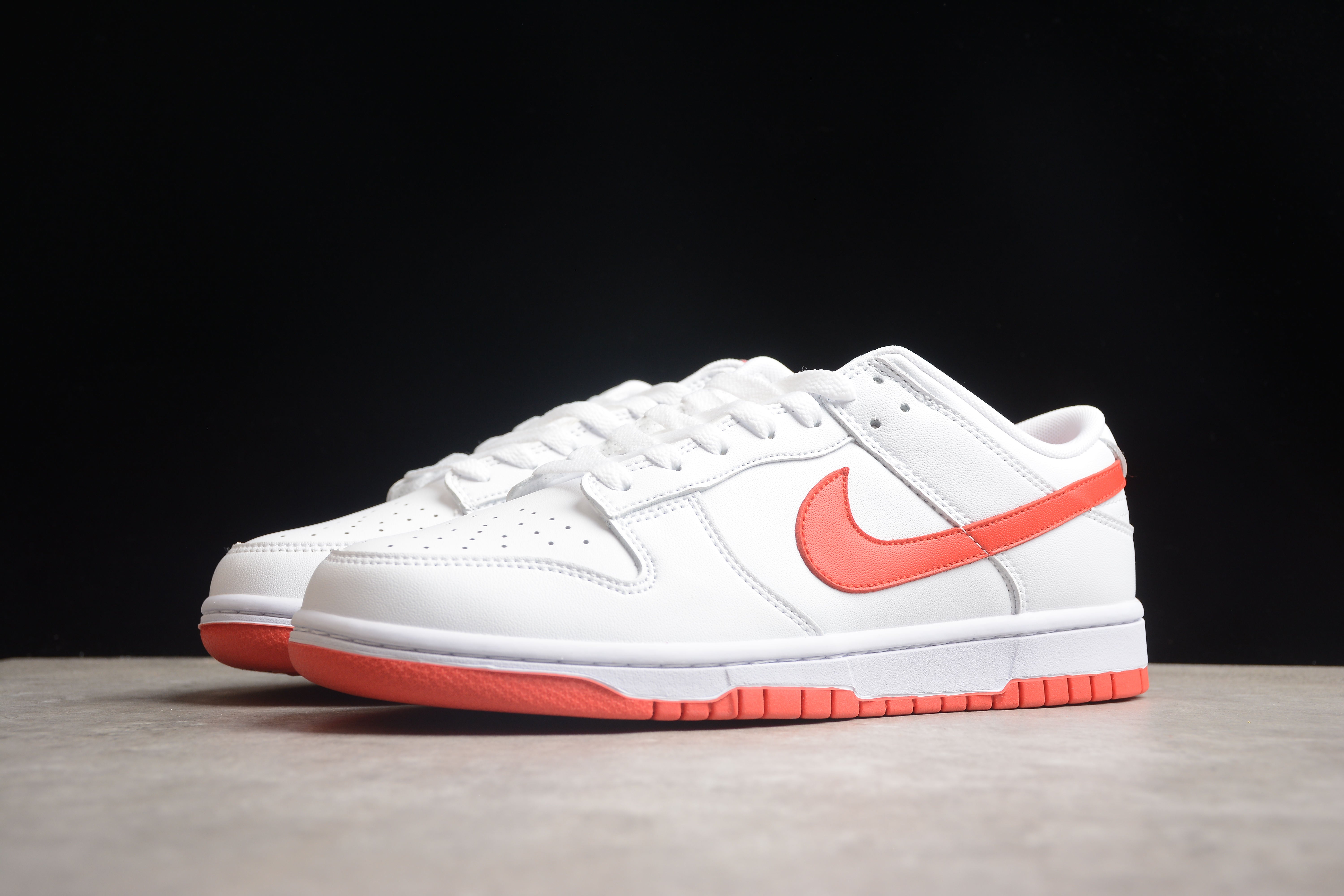 Nike SB dunk low retro white and red shoes