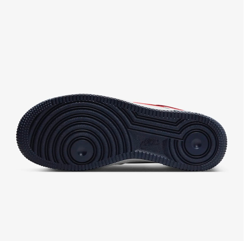 Chaussures Nike airforce A1 blanches et noires et rouges