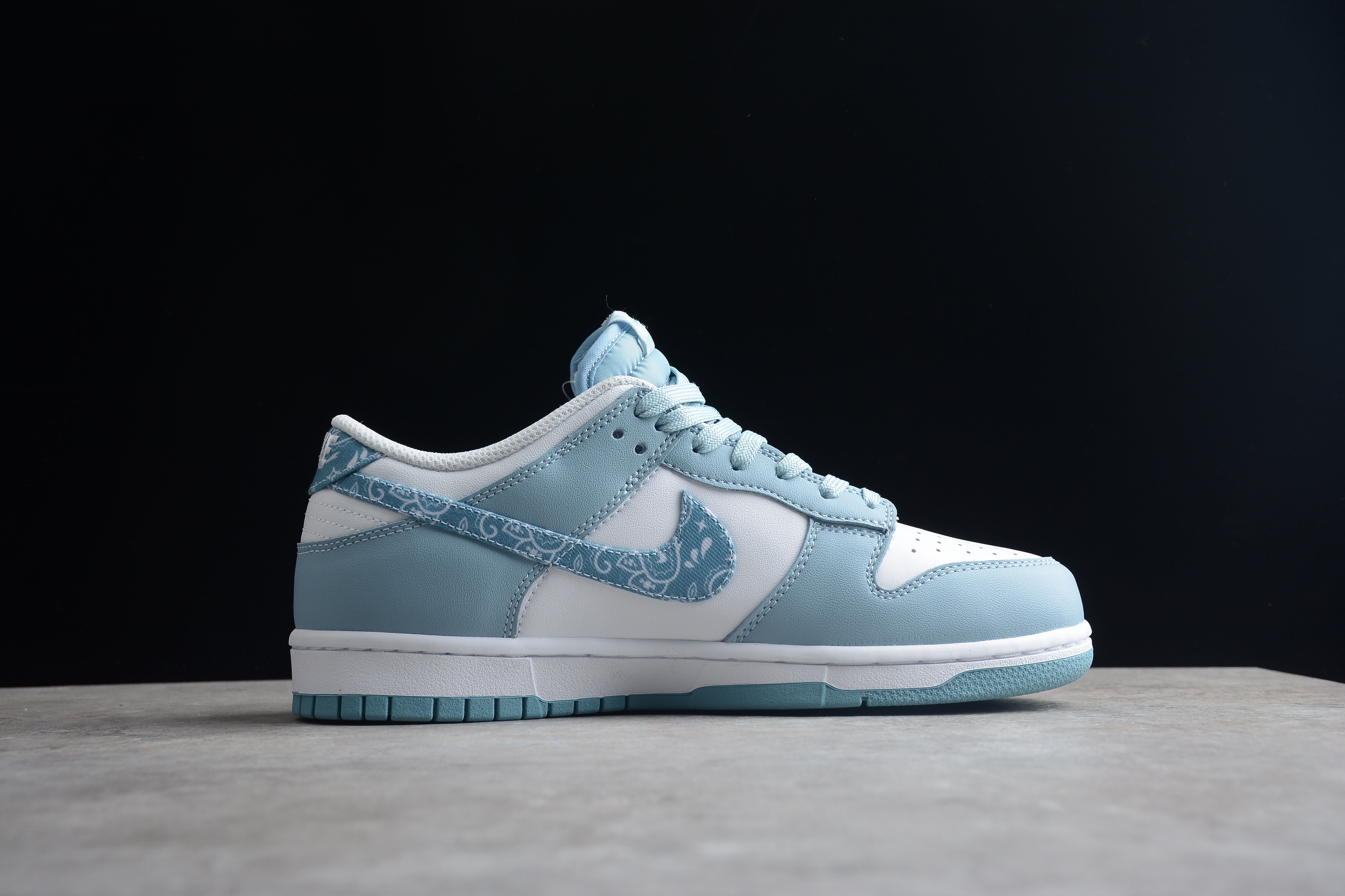 Nike SB Low Dunk Bleu Paisley Chaussures