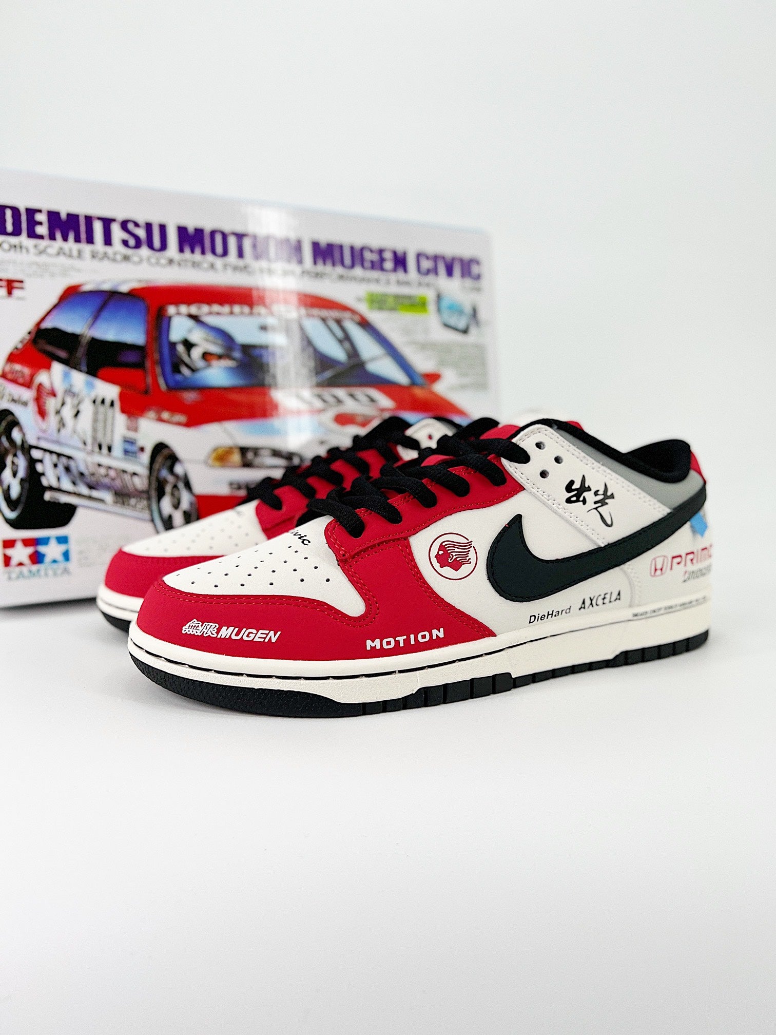 NIKE DUNK LOW RETRO SB 
" Primo cars"