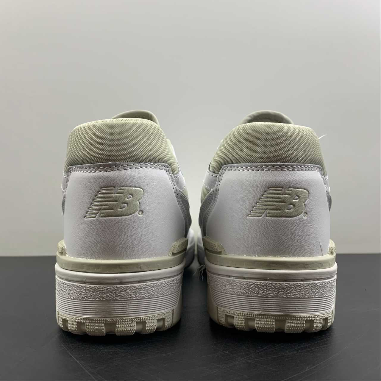 NB 550 creme shoes