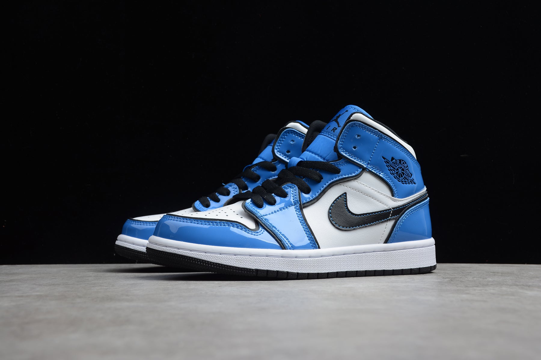 Air jordan mid blue