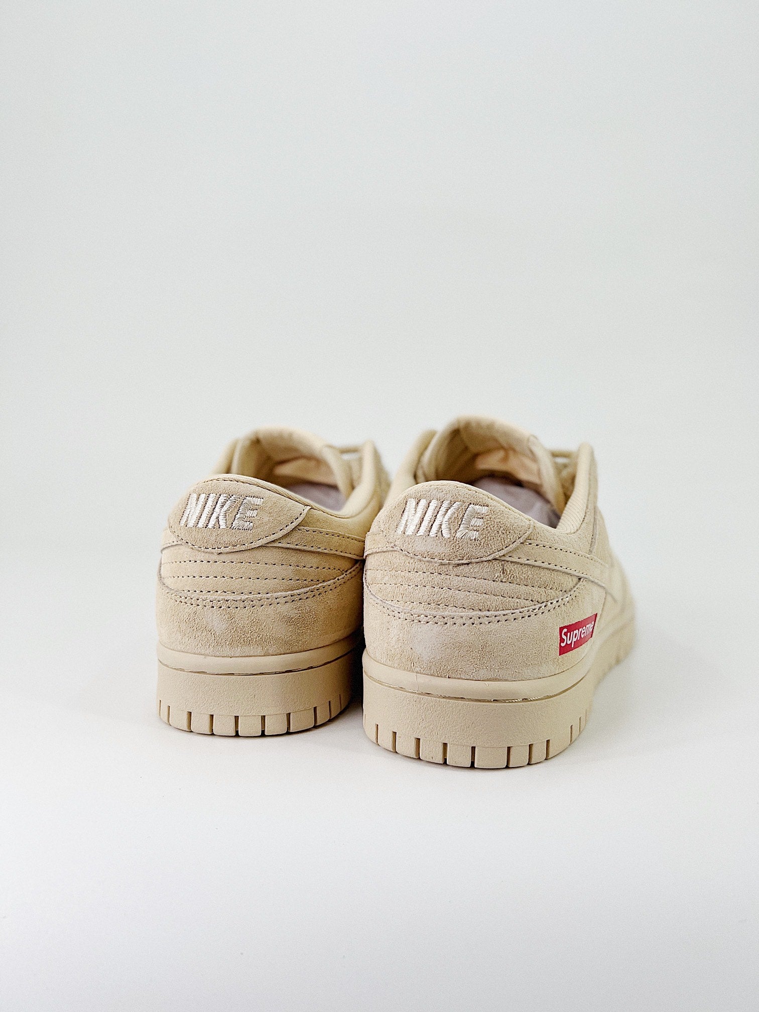 NIKE DUNK LOW PRO SB & SUPREM
"BEIGE "