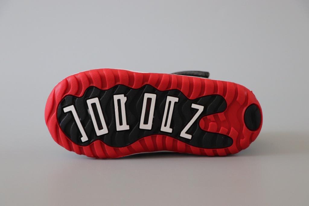 Joe 11 chaussures montantes noires et rouges