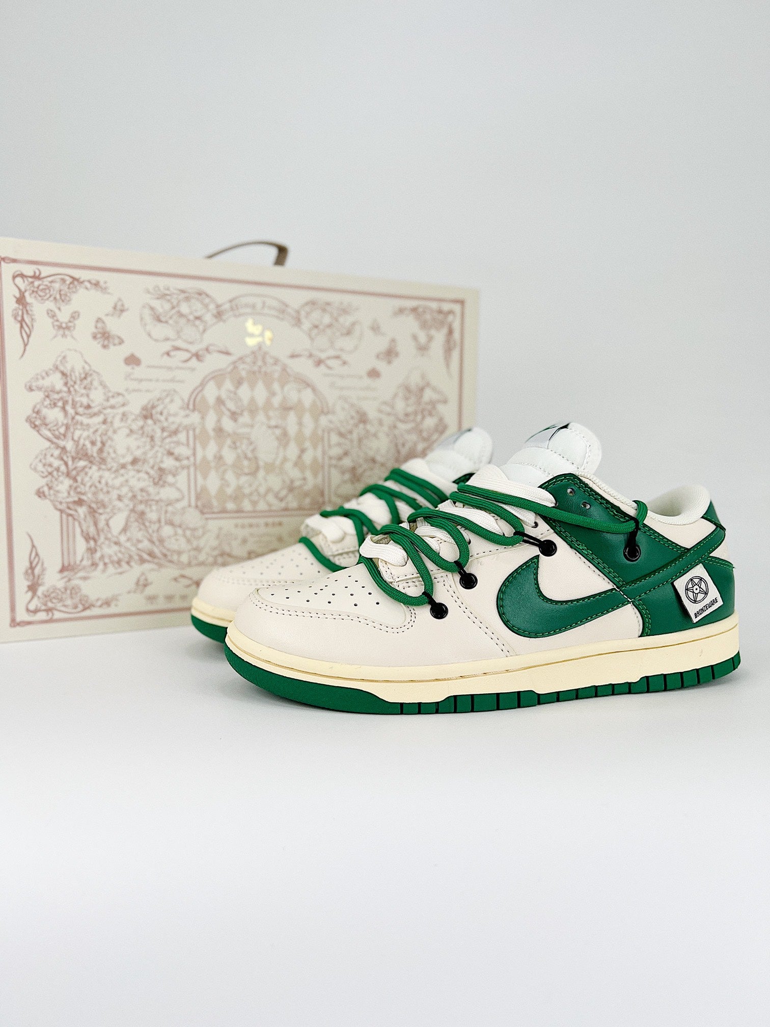 Nike SB Dunk Low green