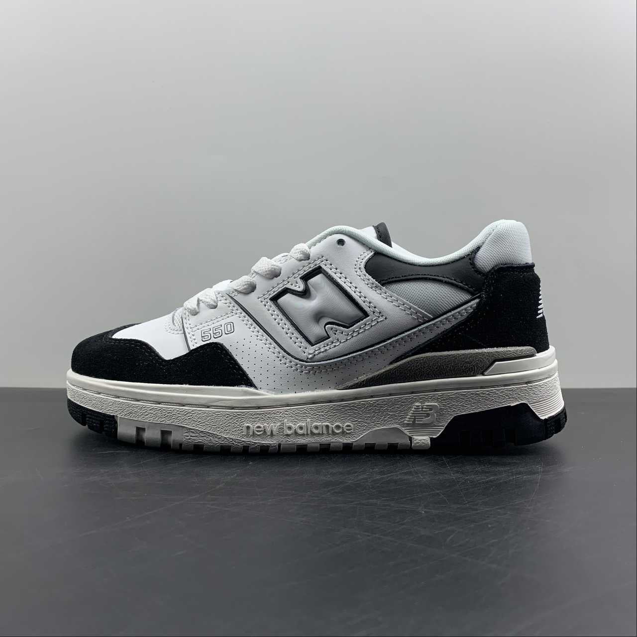 NB 550 black shoes