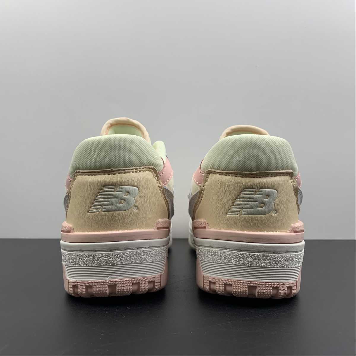 Chaussures pastel NB 550