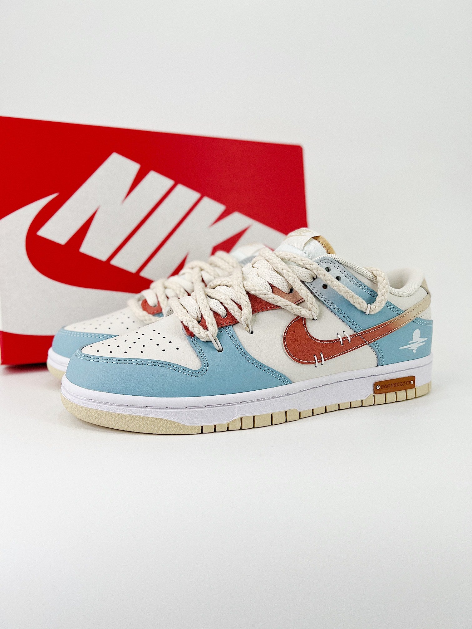 NIKE DUNK LOW RETRO SB 
"Blue beige "