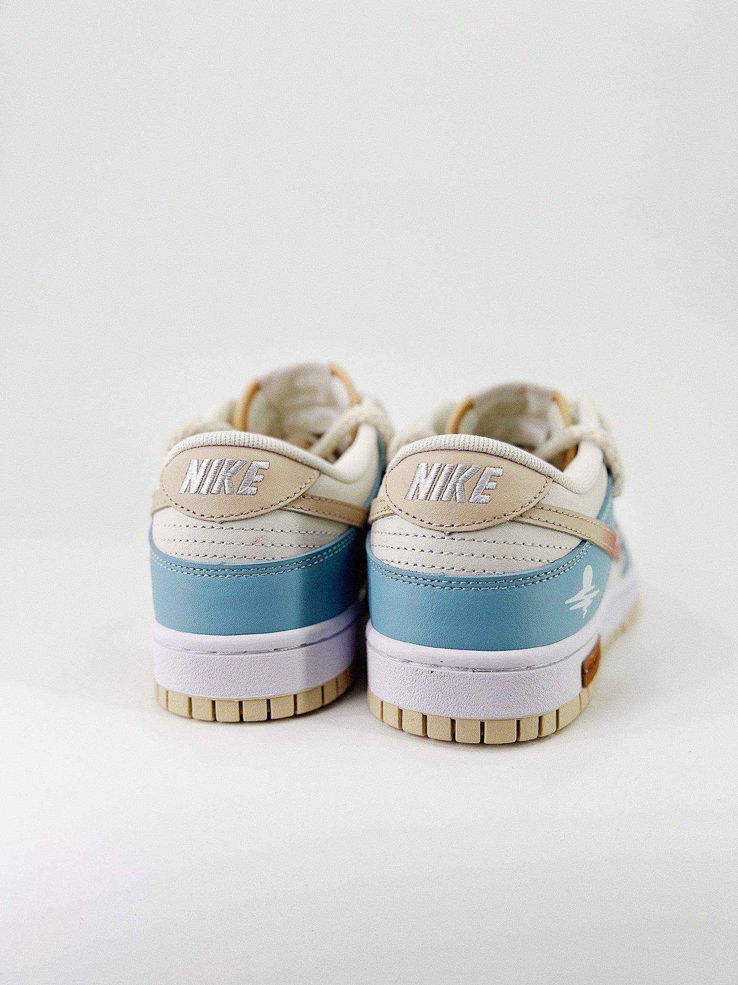 NIKE DUNK LOW RETRO SB 
"Blue beige "