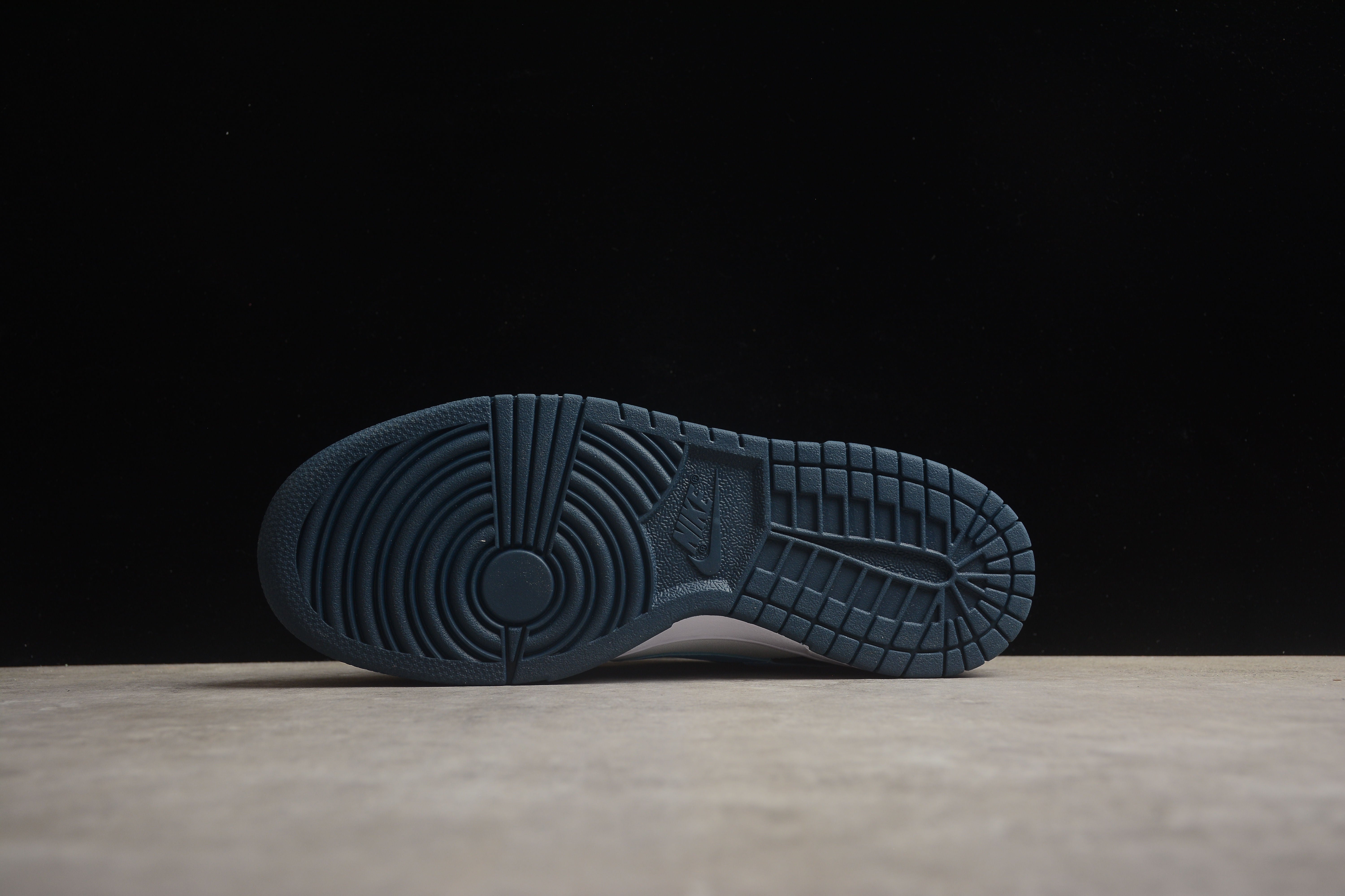 Nike SB low dunk obsidian shoes