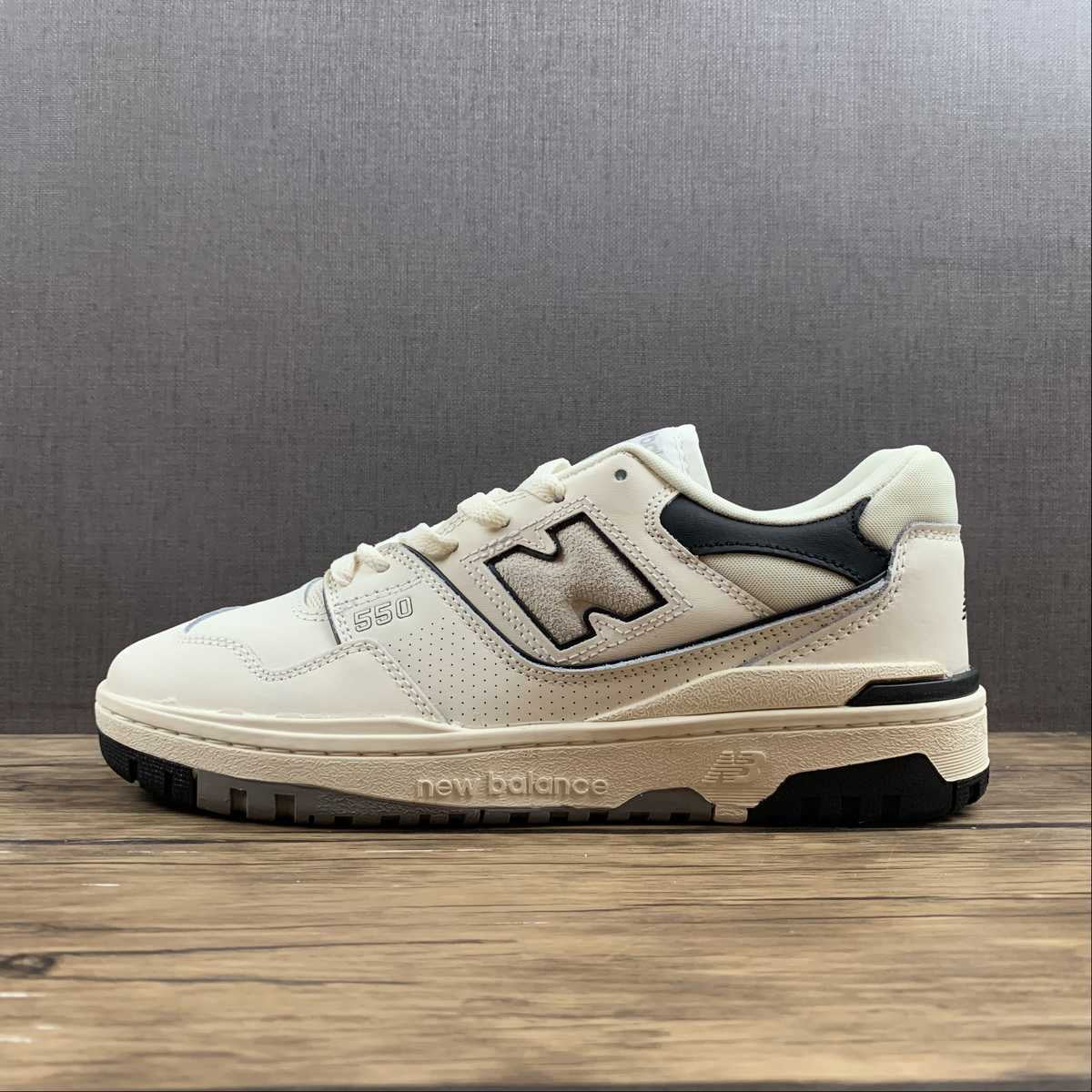 NB 550 black/beige shoes