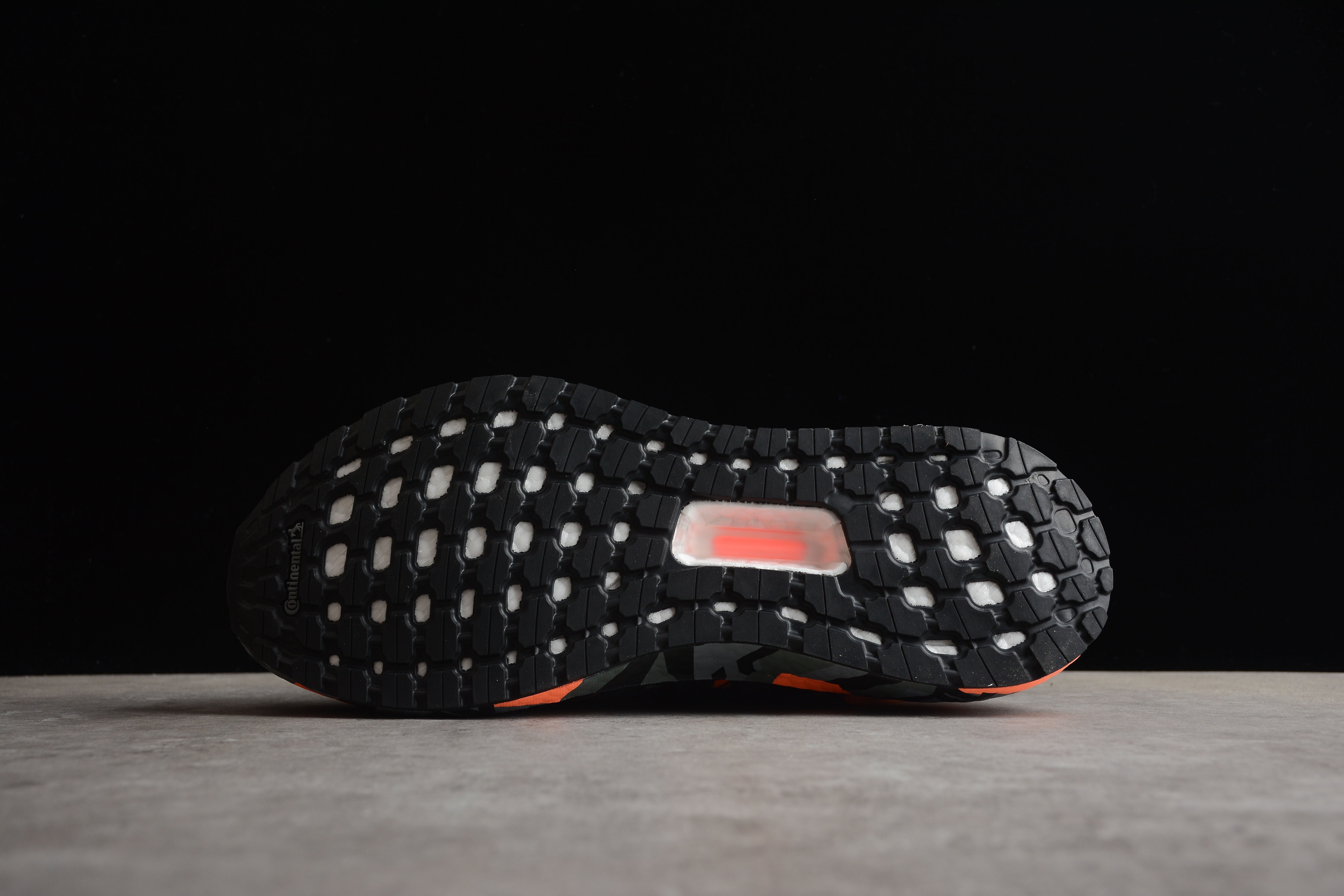 Chaussures Adidas Ultraboost Army noir/orange