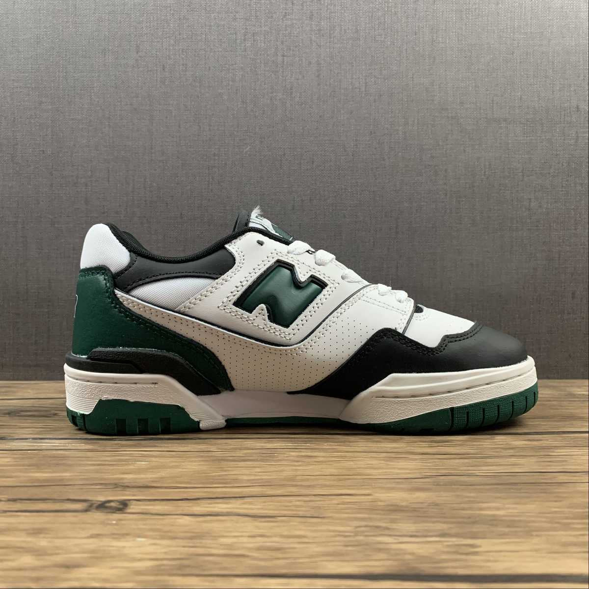 NB 550 green/black shoes