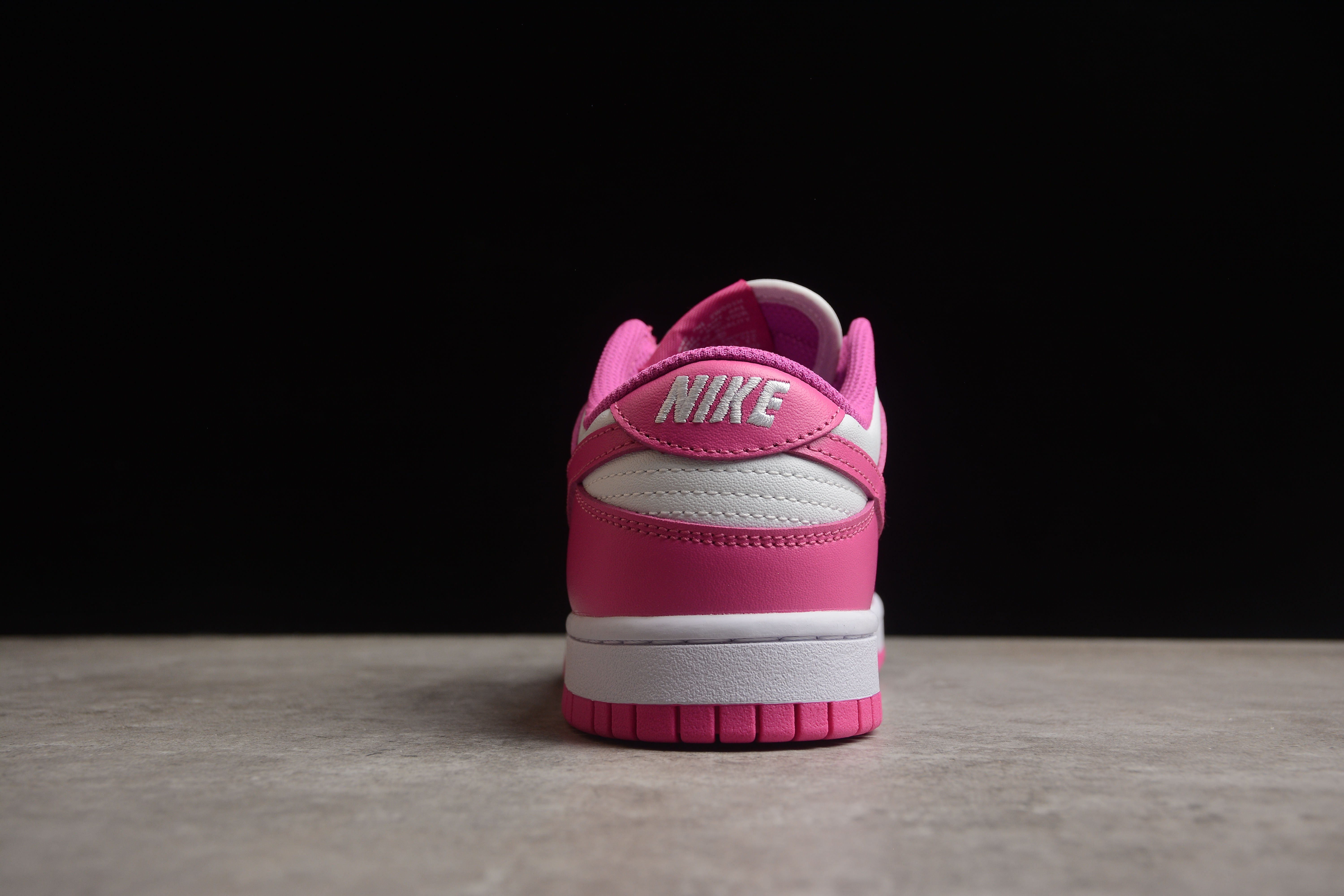 Nike SB dunk low chaussures rose vif