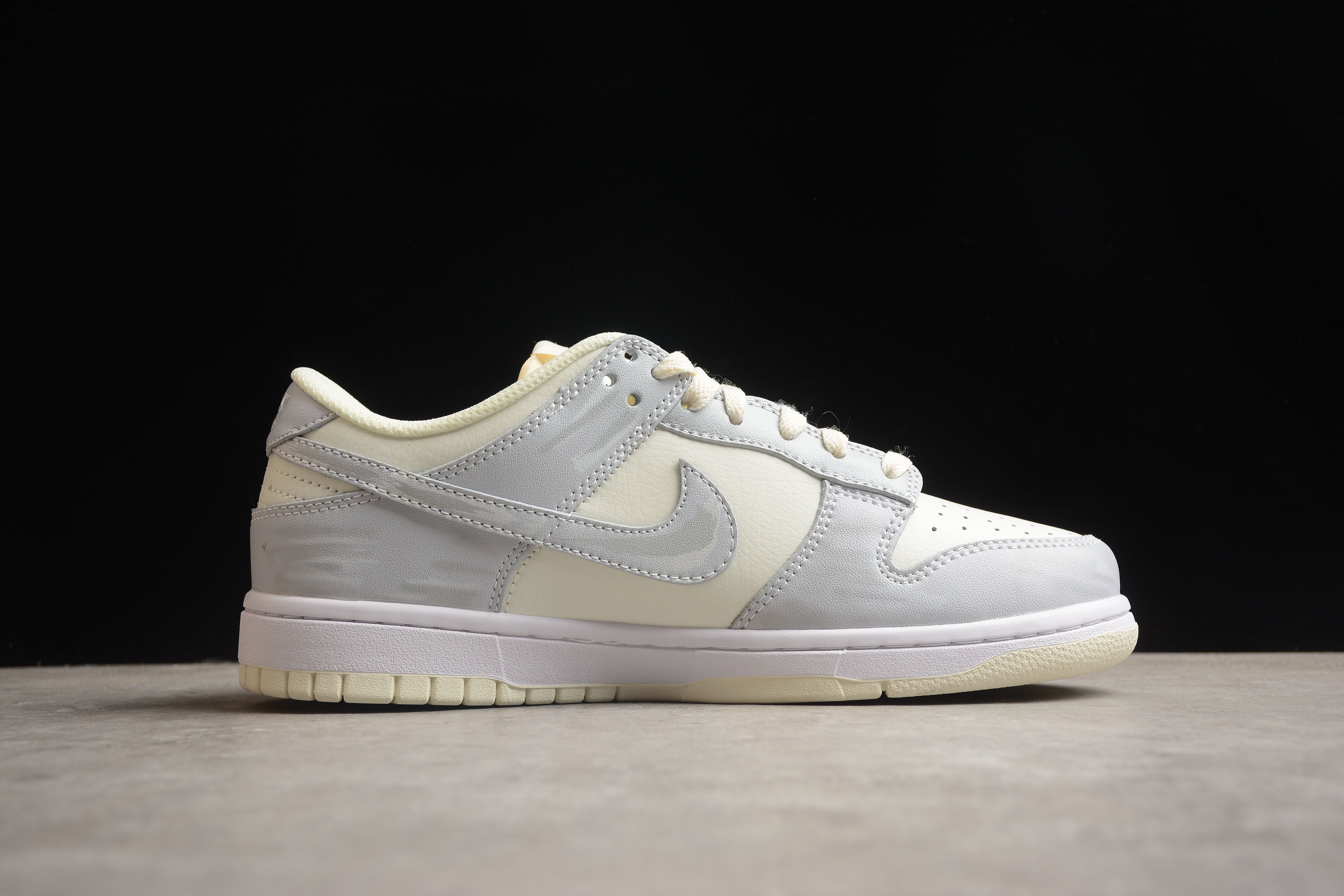 Nike SB dunk low grey and white paper shoes