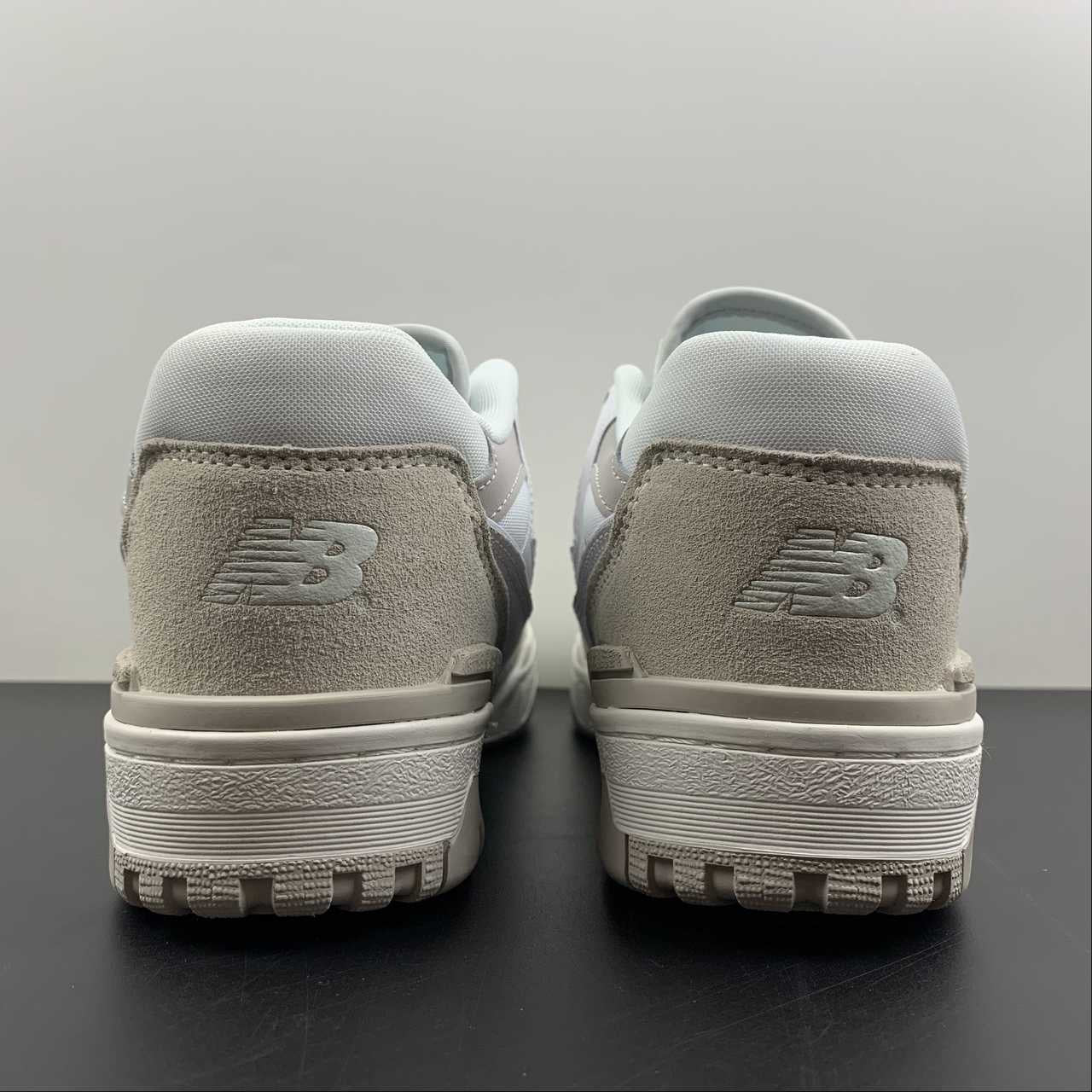 Chaussures blanches NB 550