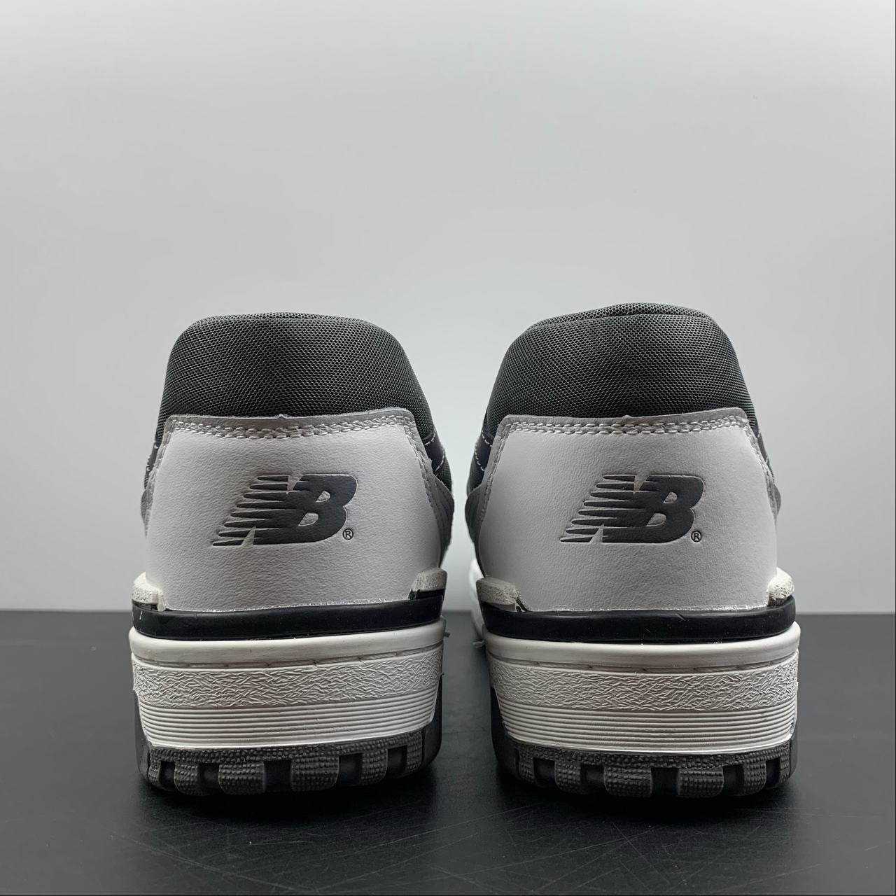 Chaussures NB 550 grises