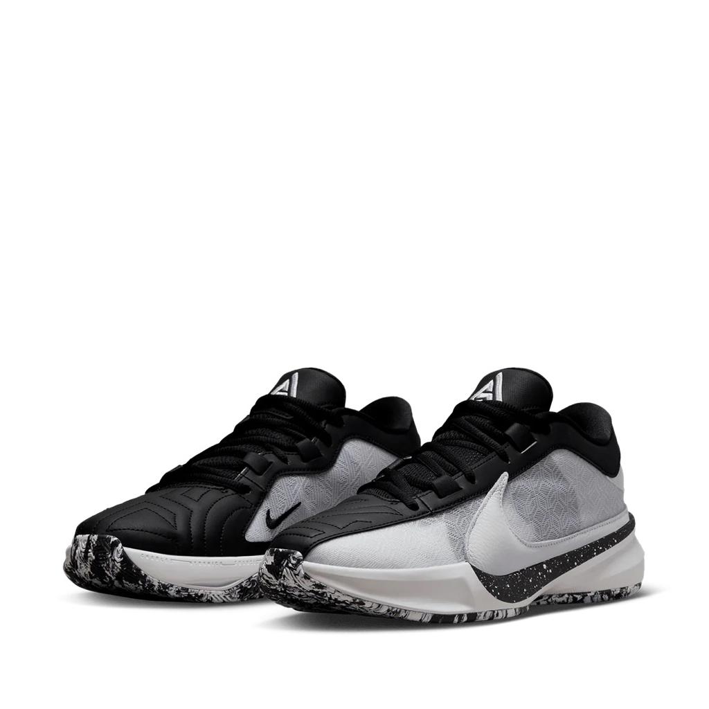 Chaussures de la ligne d'arrivée Nike Zoom Freak 5