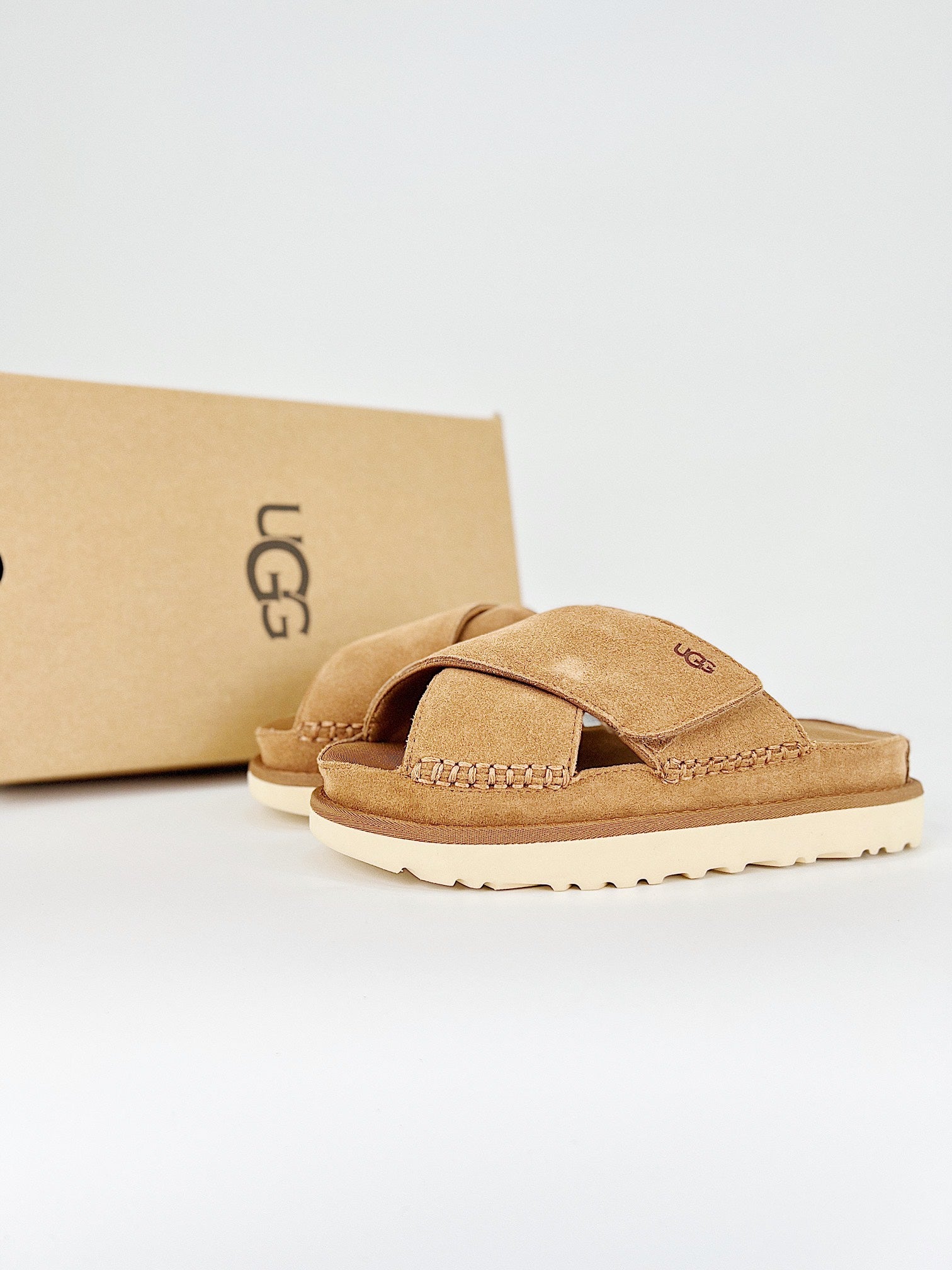 UGG Goldenstar Cross slides chestnut