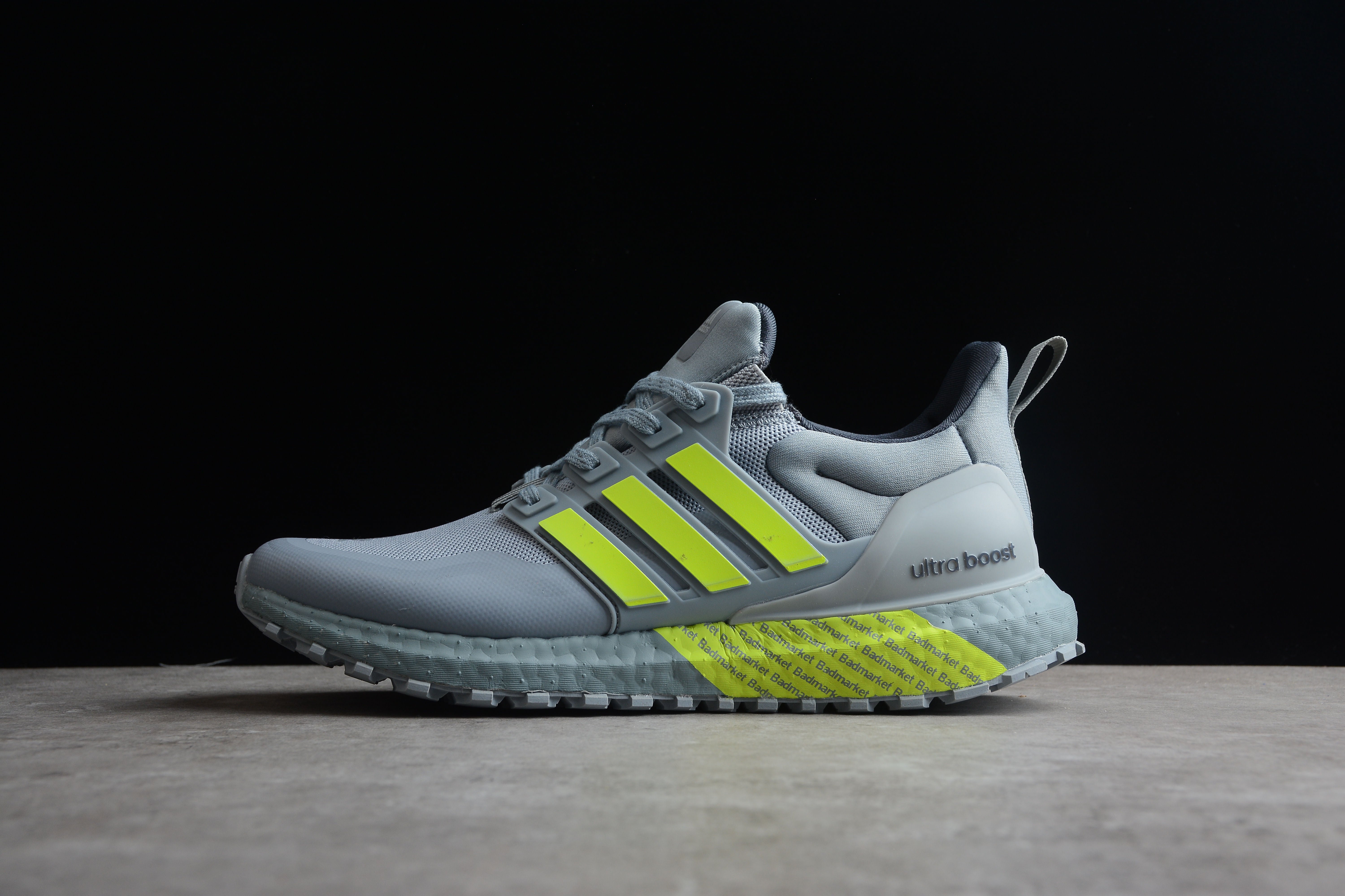 Chaussures Adidas ultraboost gris/jaune