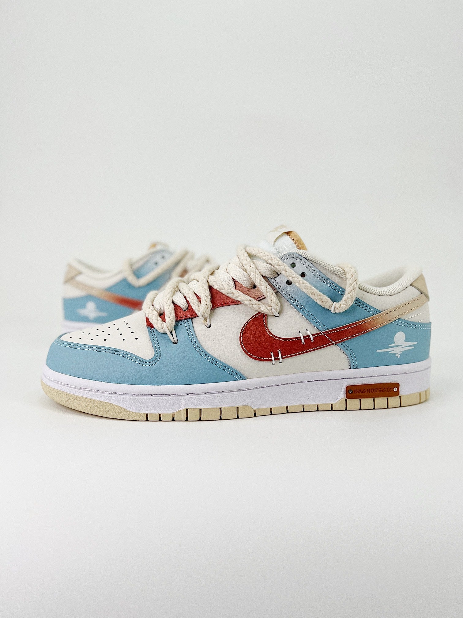 NIKE DUNK LOW RETRO SB 
"Blue beige "