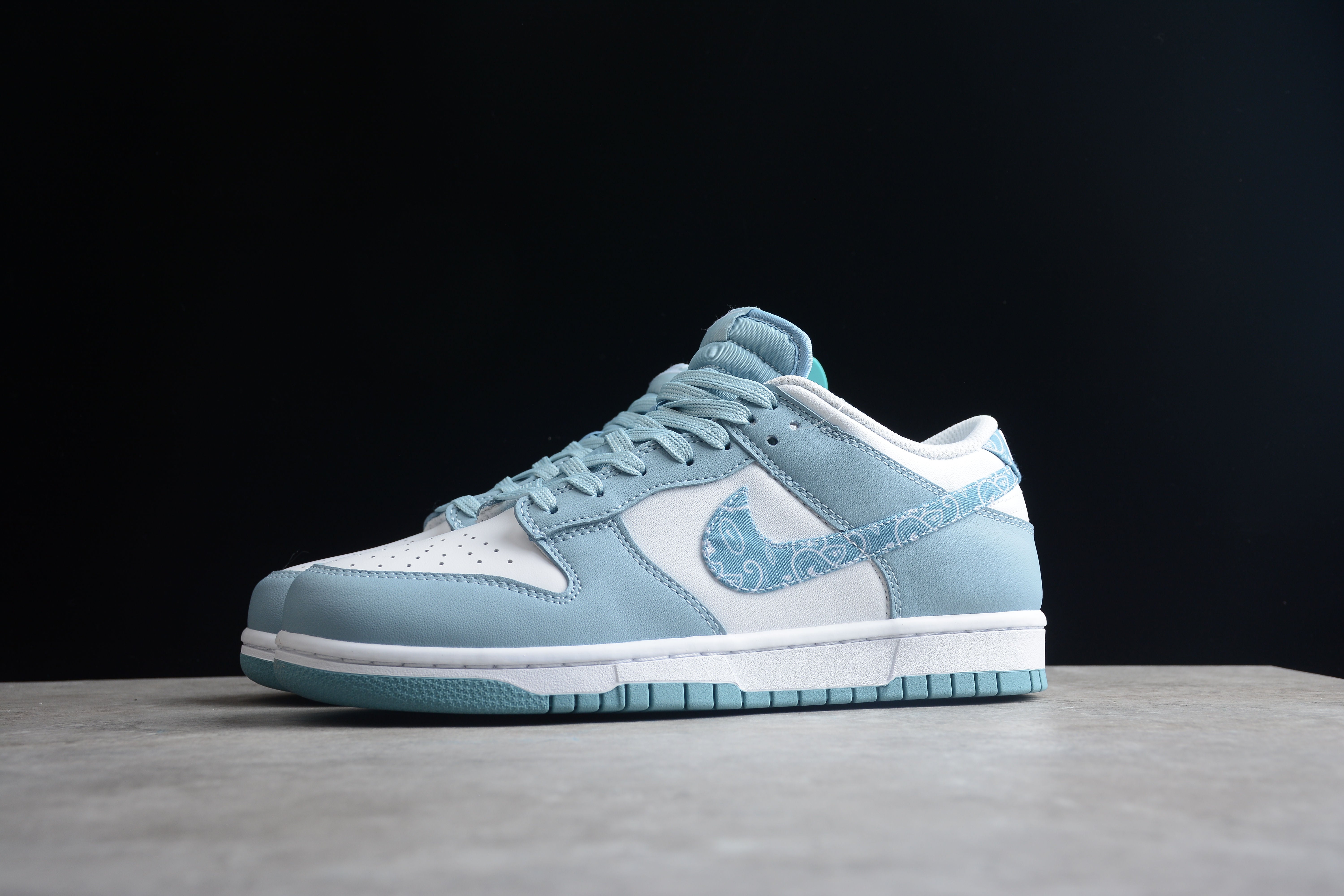 Nike SB Low Dunk Bleu Paisley Chaussures