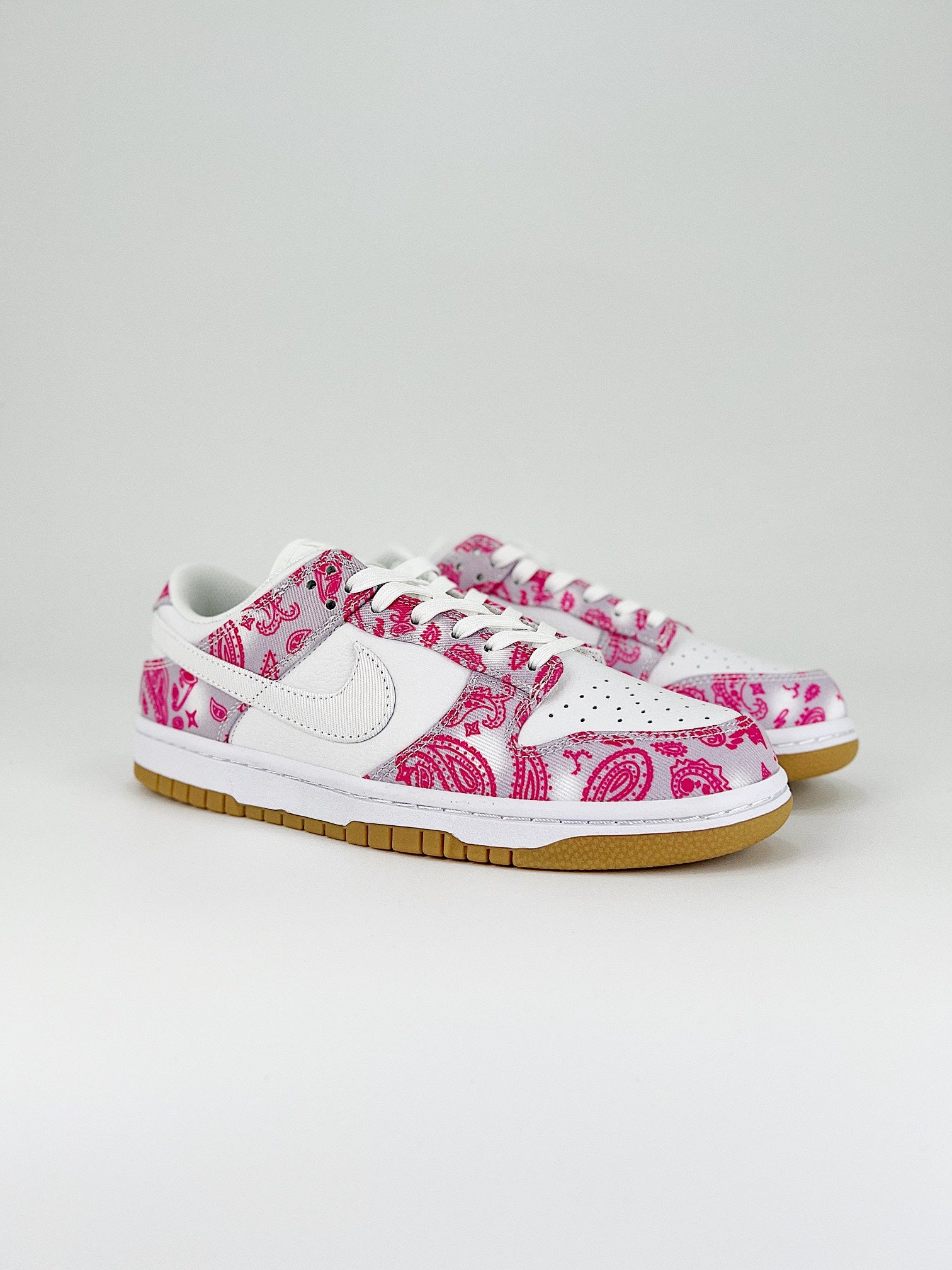 NIKE DUNK LOW RETRO SB 
" Pink gray   "