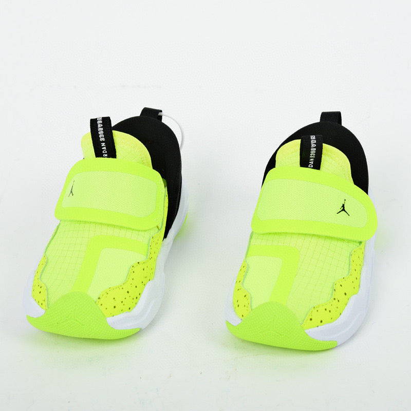 Chaussures Jordan requin jaune