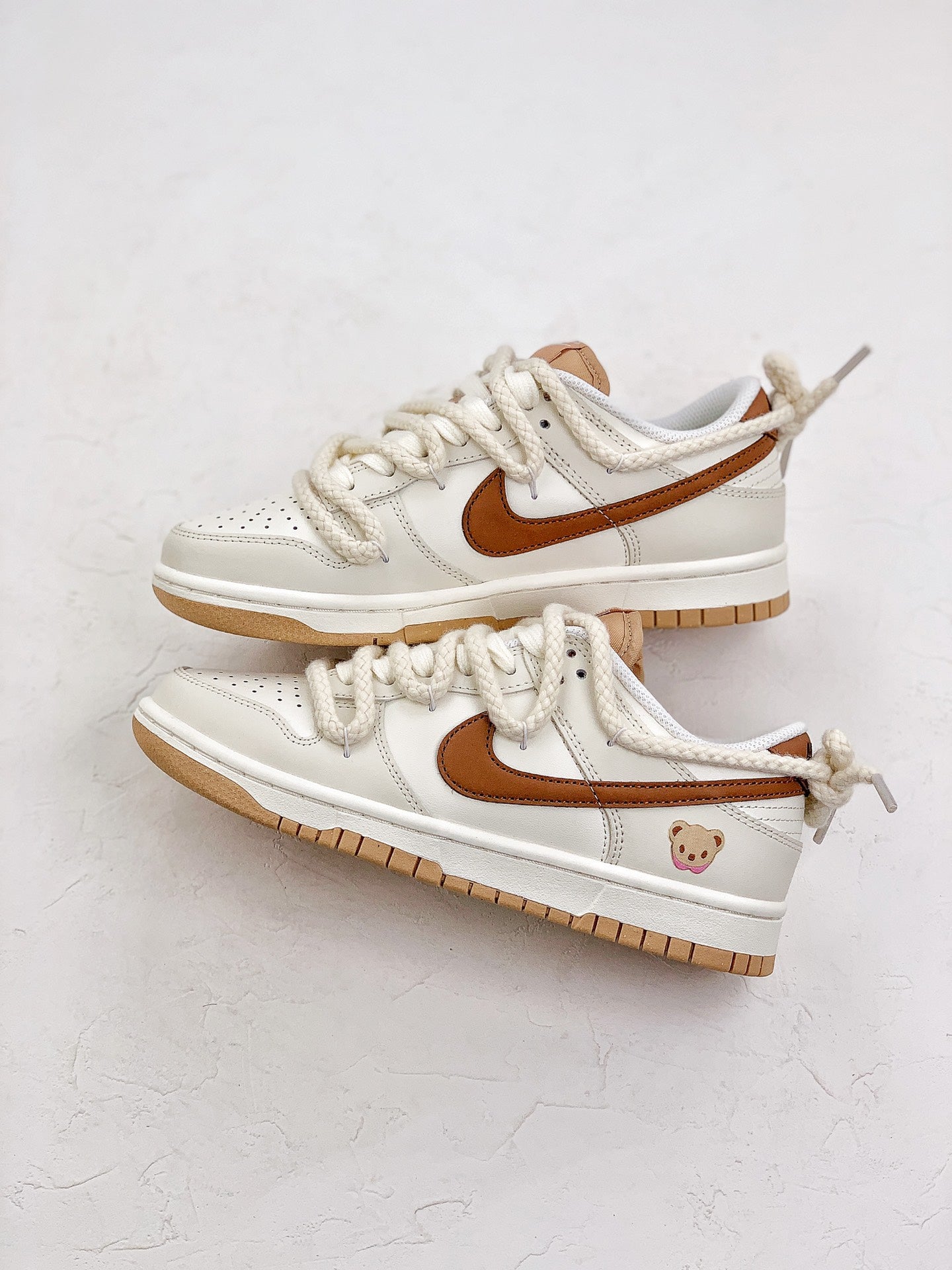 NIKE DUNK SB LOW "beige "