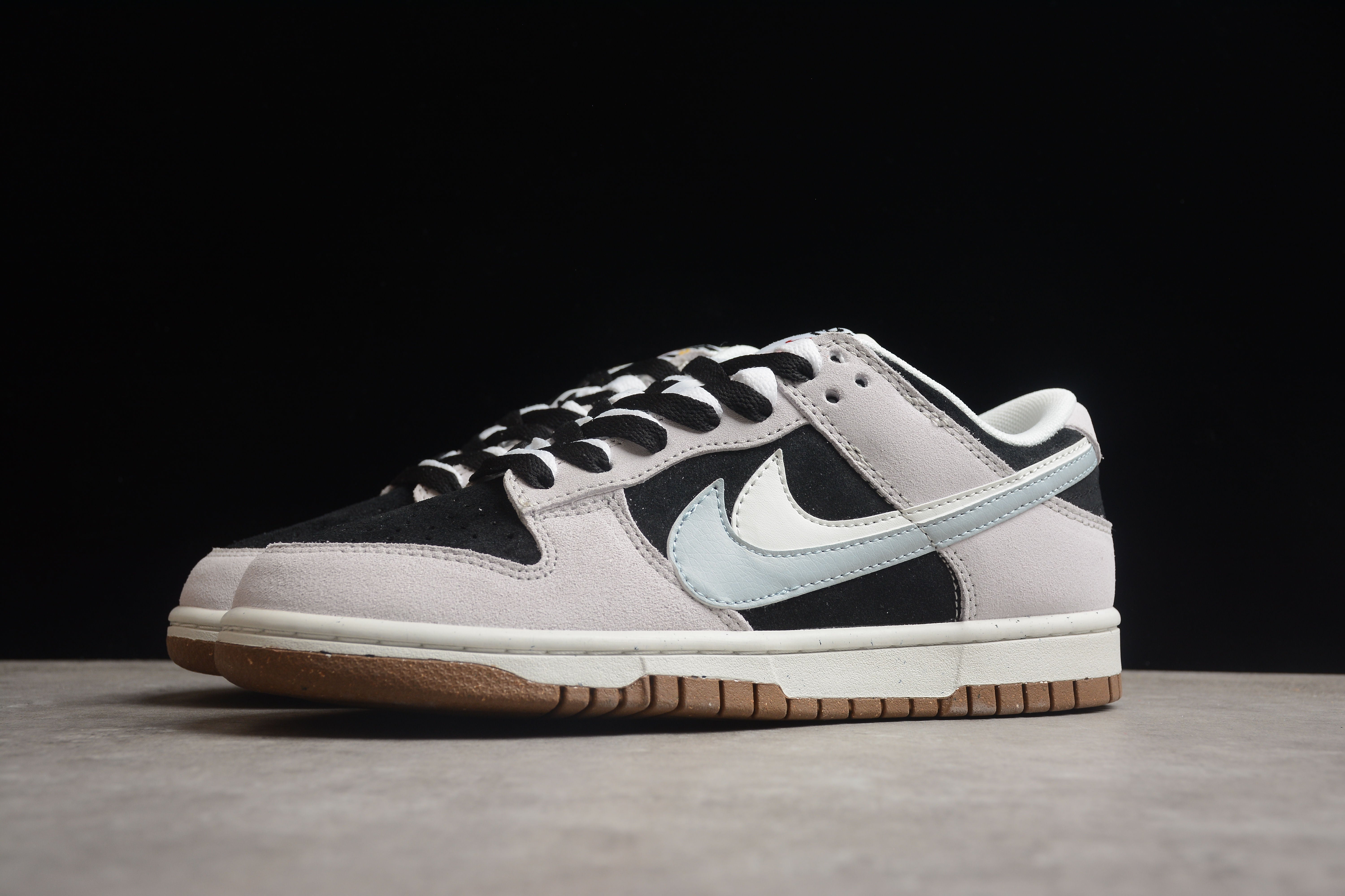 Nike SB dunk low classic retro shoes