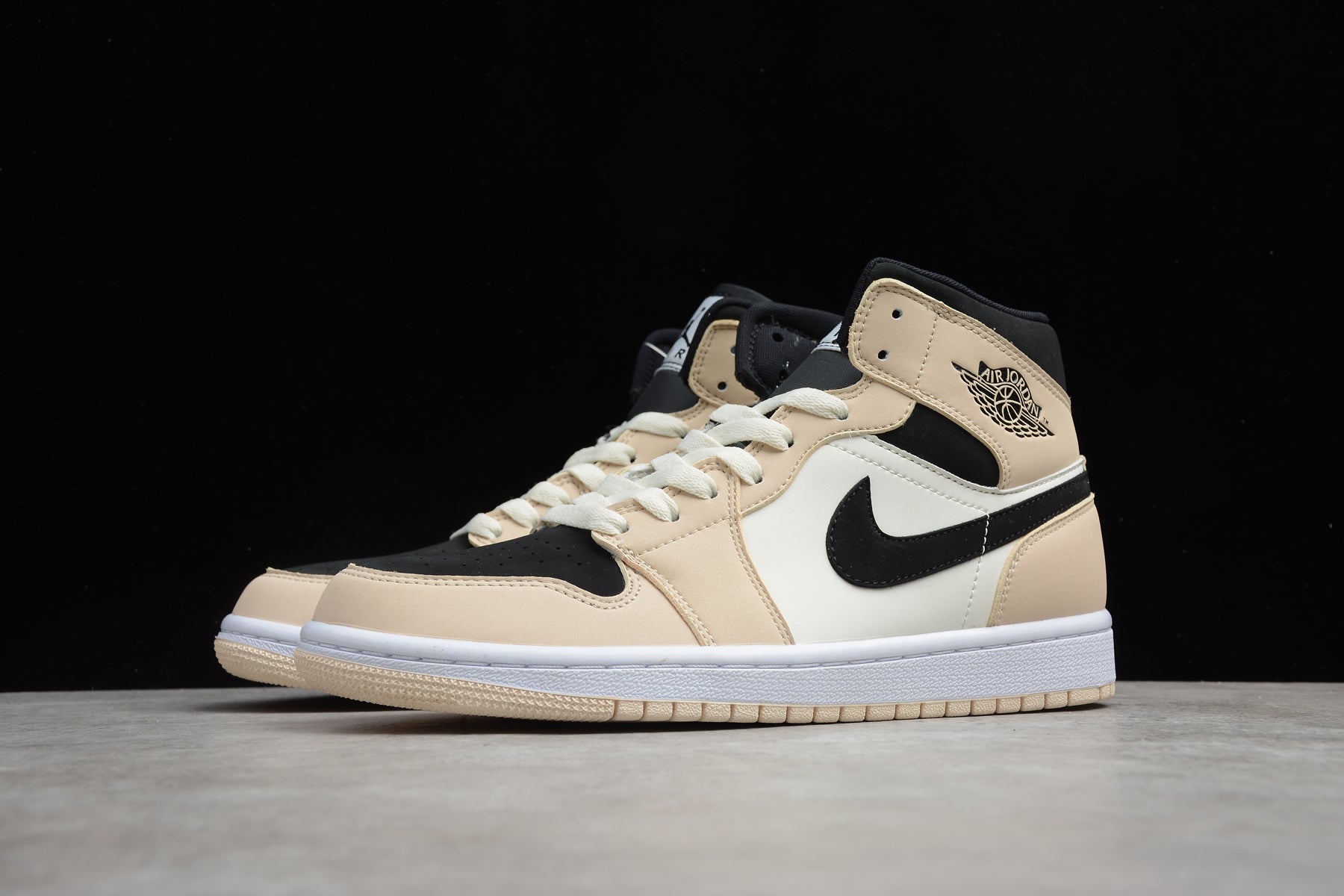 Air jordan mid creme