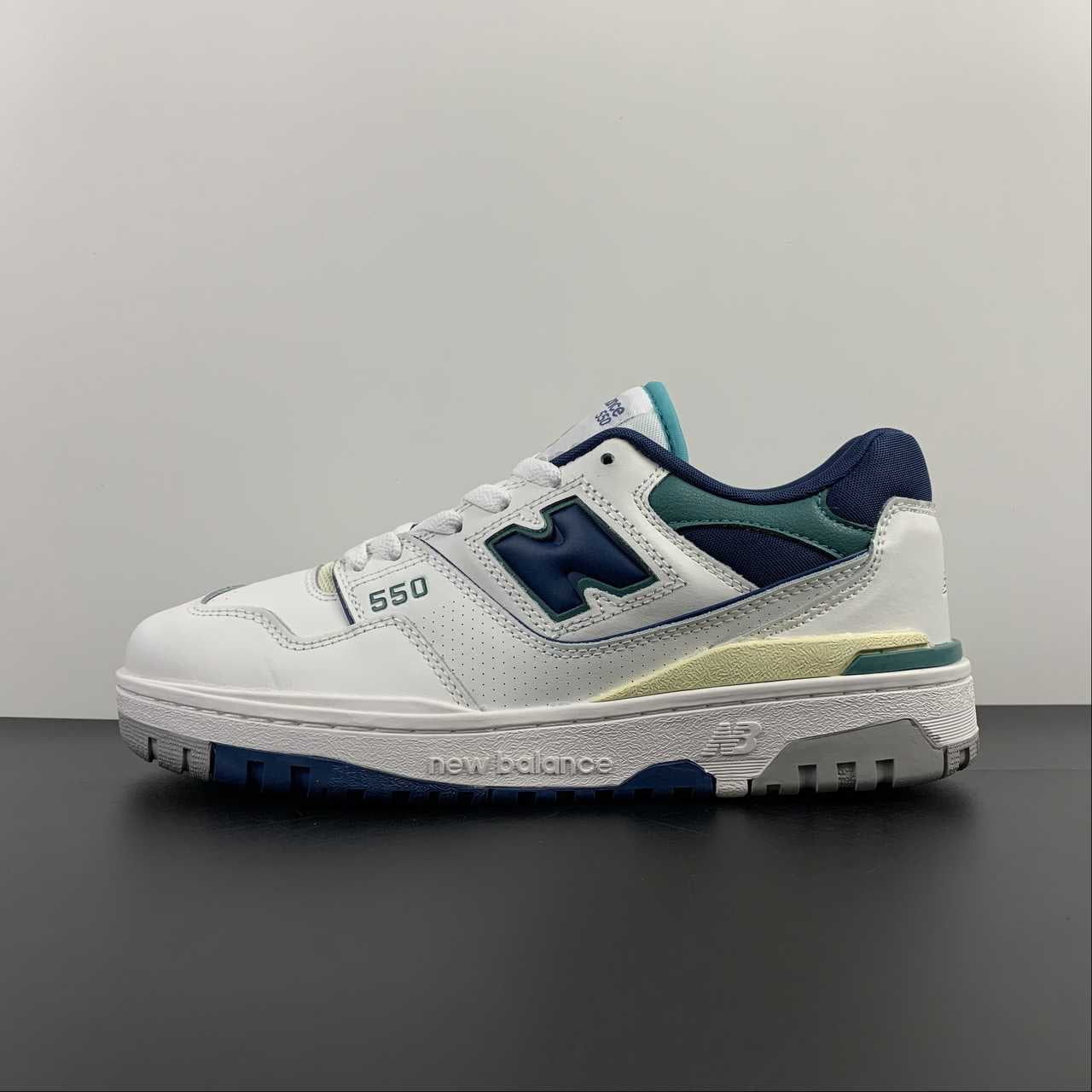 Chaussures NB 550 bleu/vert