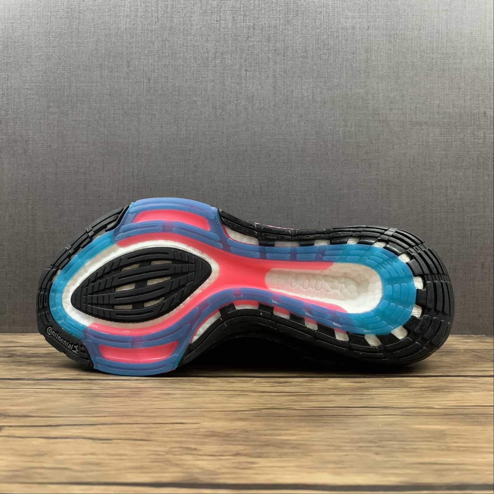 Chaussures Adidas ultraboost noir/bleu/rose