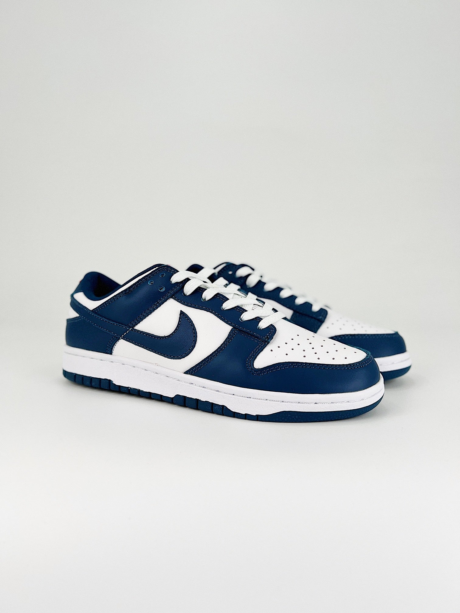 NIKE DUNK LOW RETRO SB 
" Navy   "