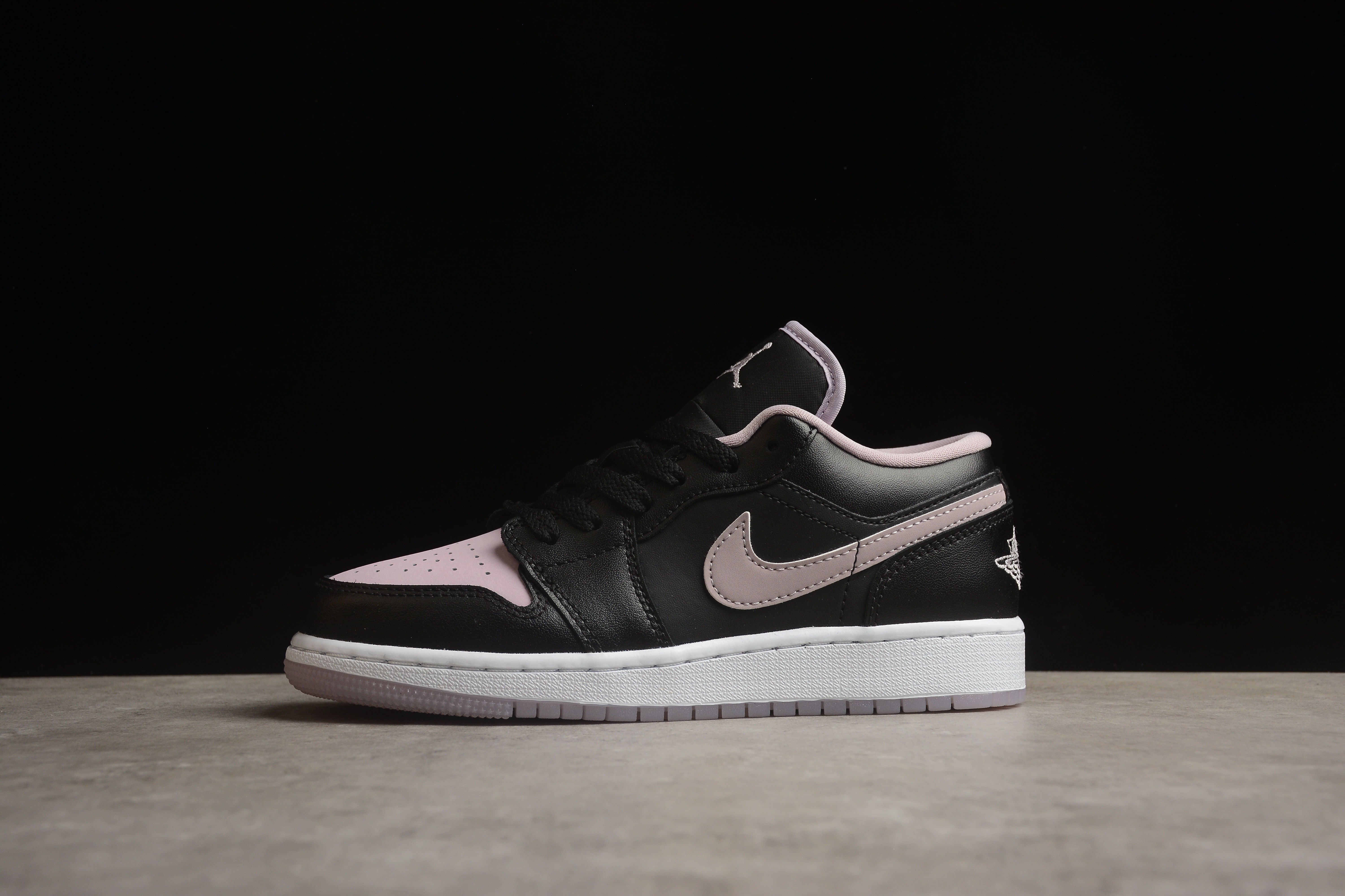 Air jordan low 1 black pink