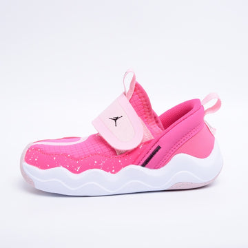 Chaussures Jordan requin rose