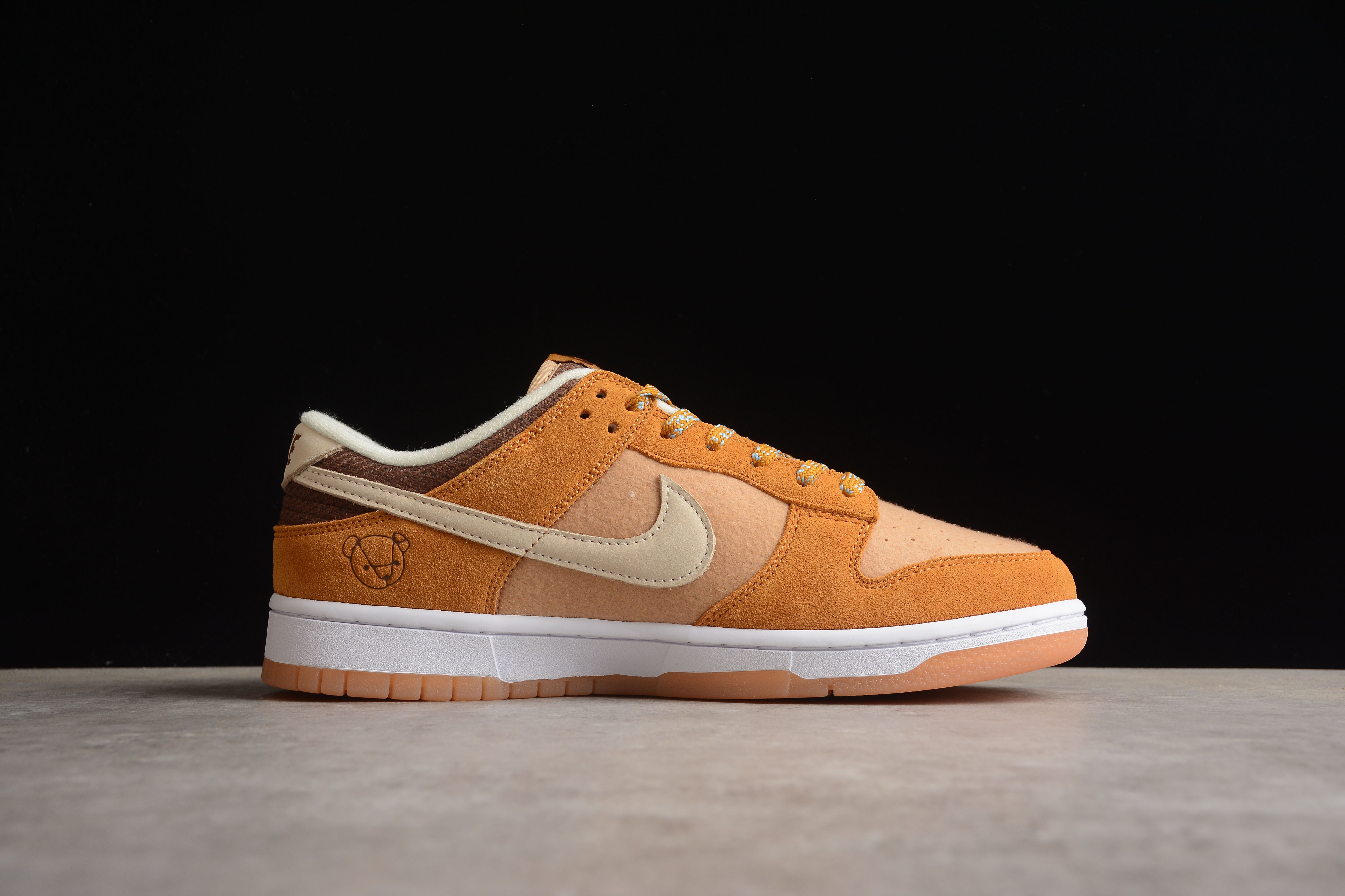 Nike SB dunk low camel shoes