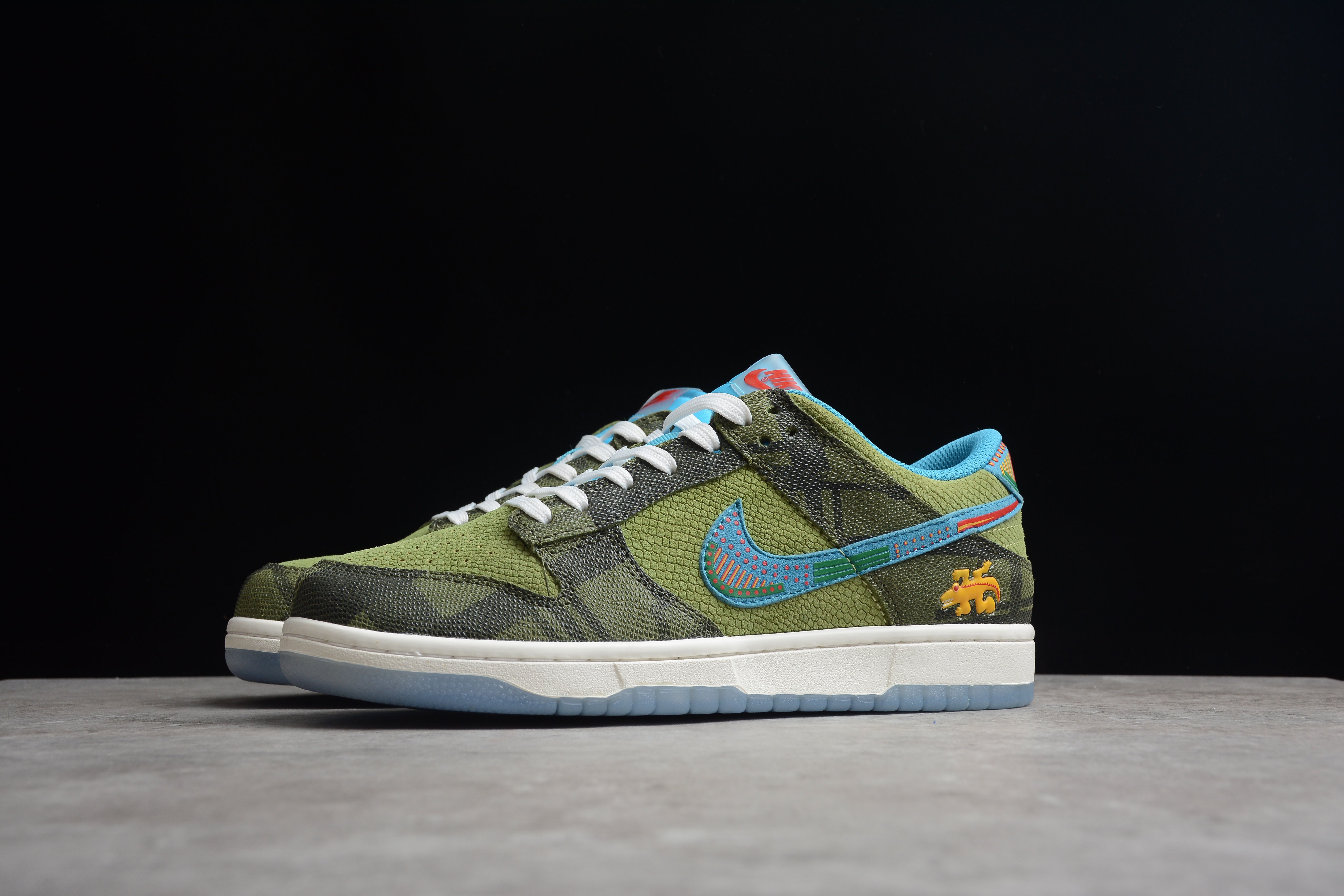 Nike SB low dunk familia shoes