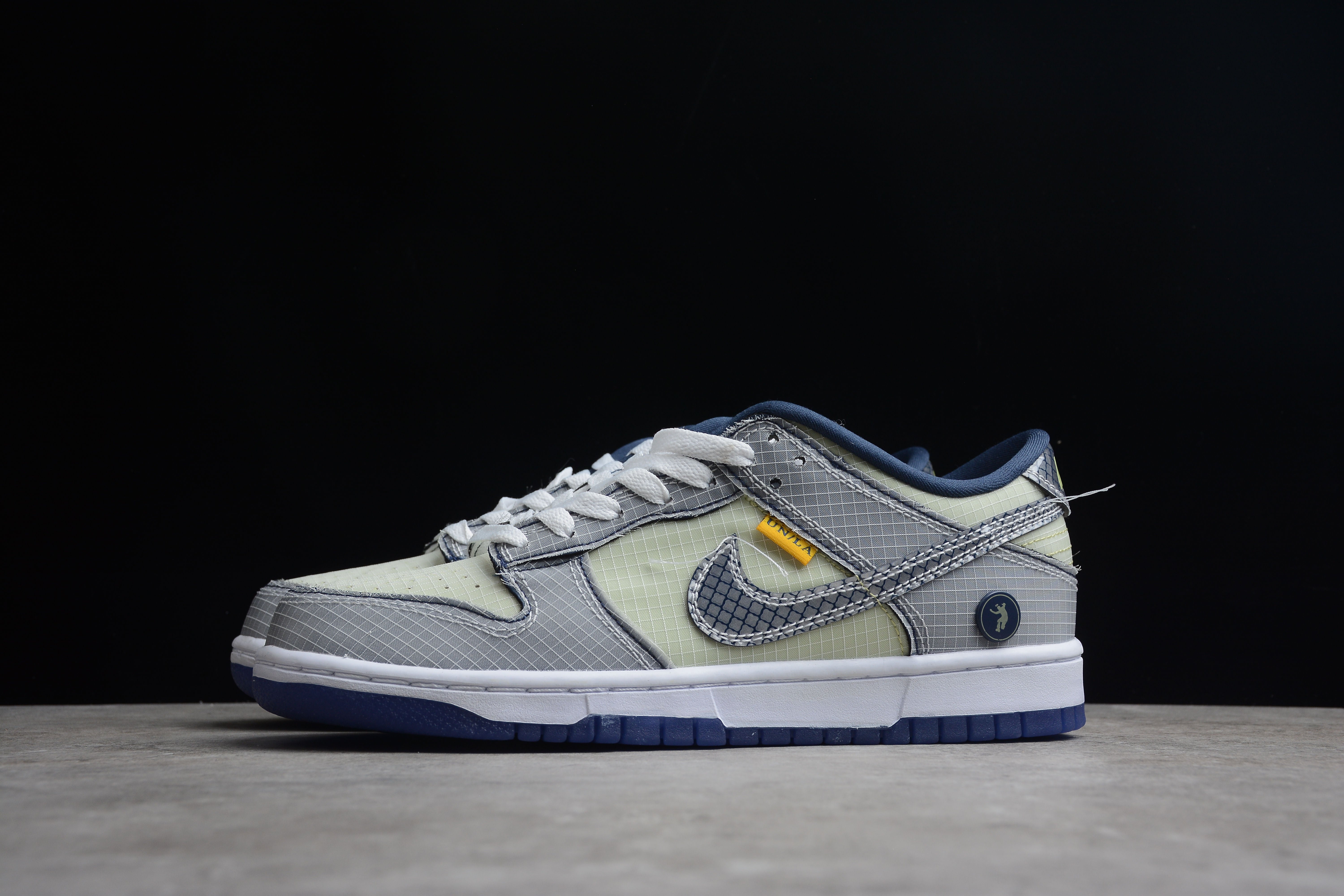 Nike SB dunk low ripped shoes