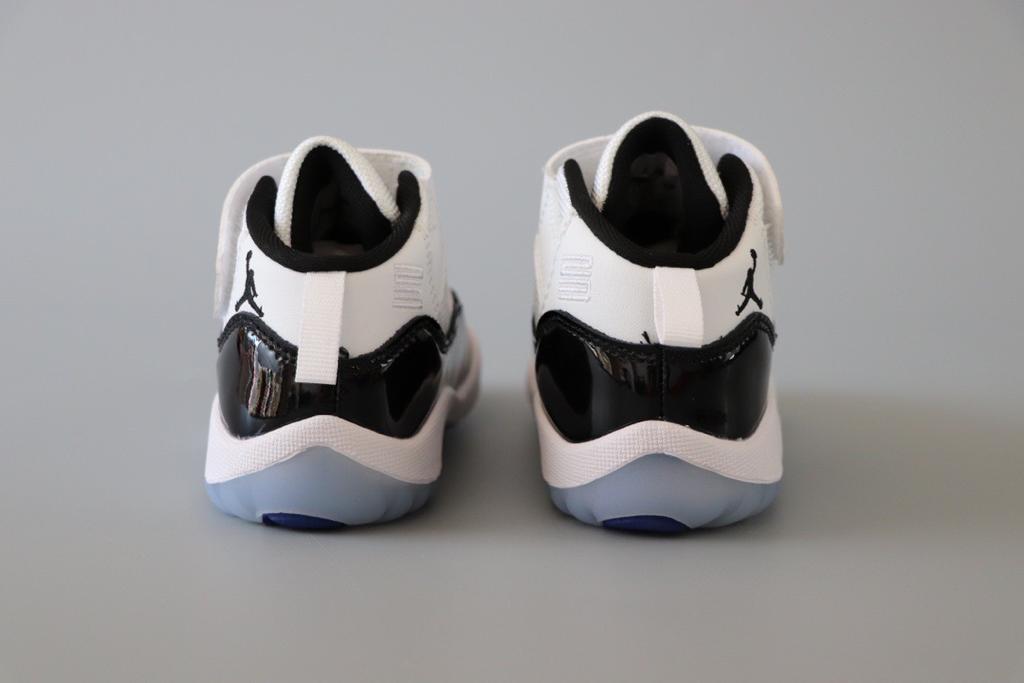 Joe 11 chaussures montantes blanches et noires