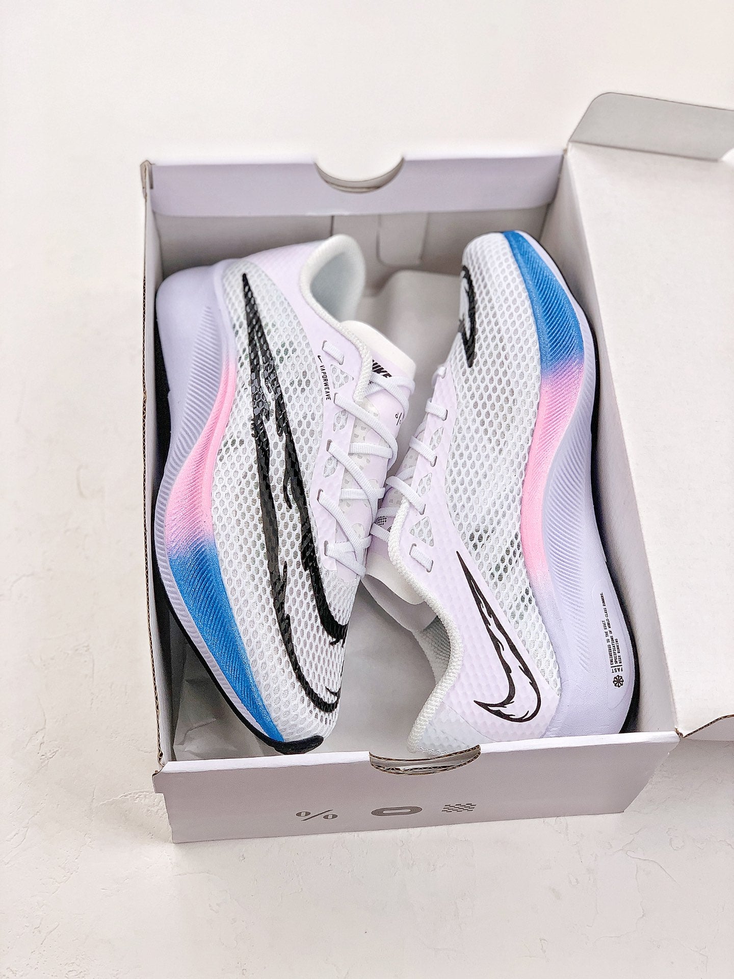 NK zoom Fly 7 White Blue Pink
