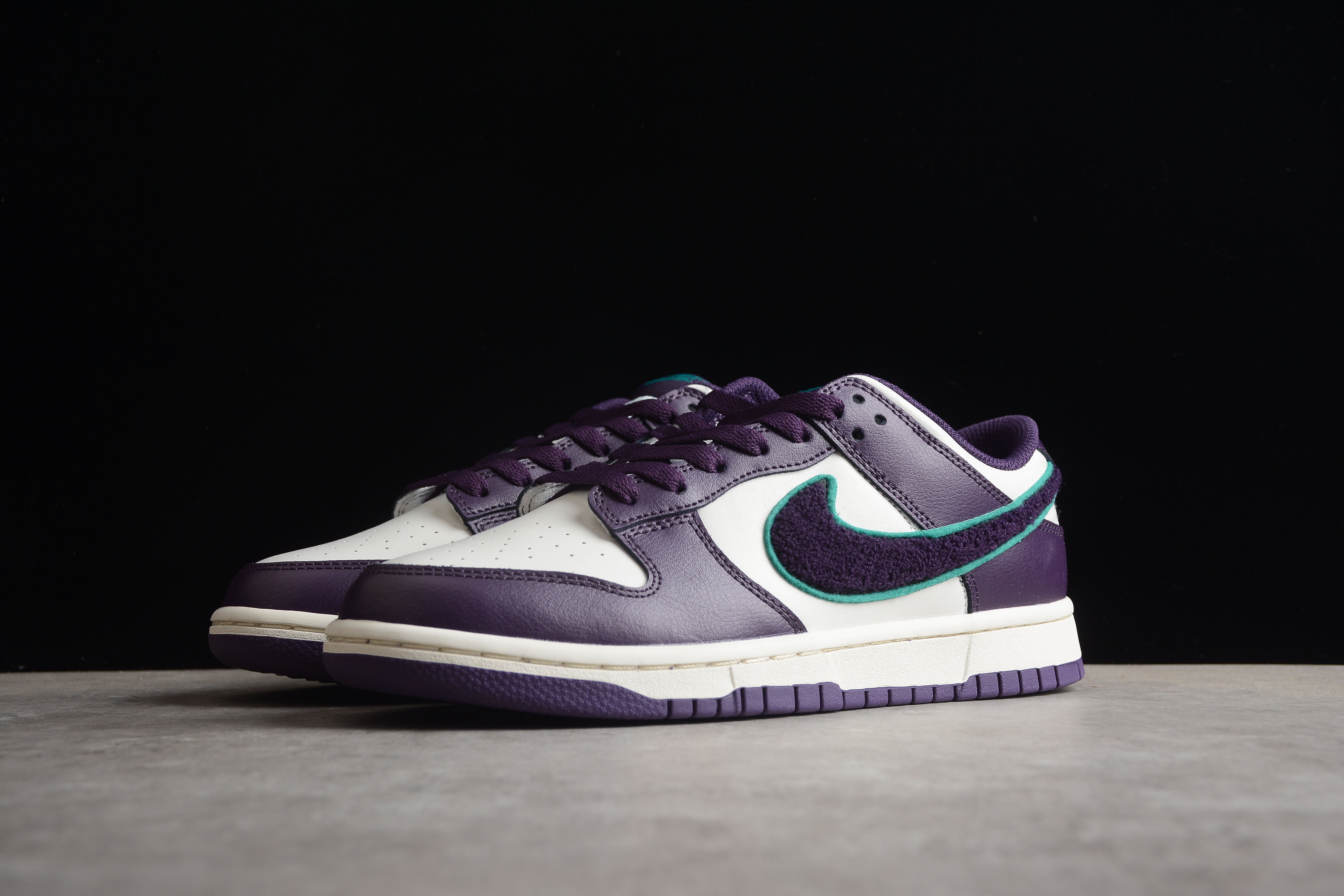 Nike SB dunk low purple shoes