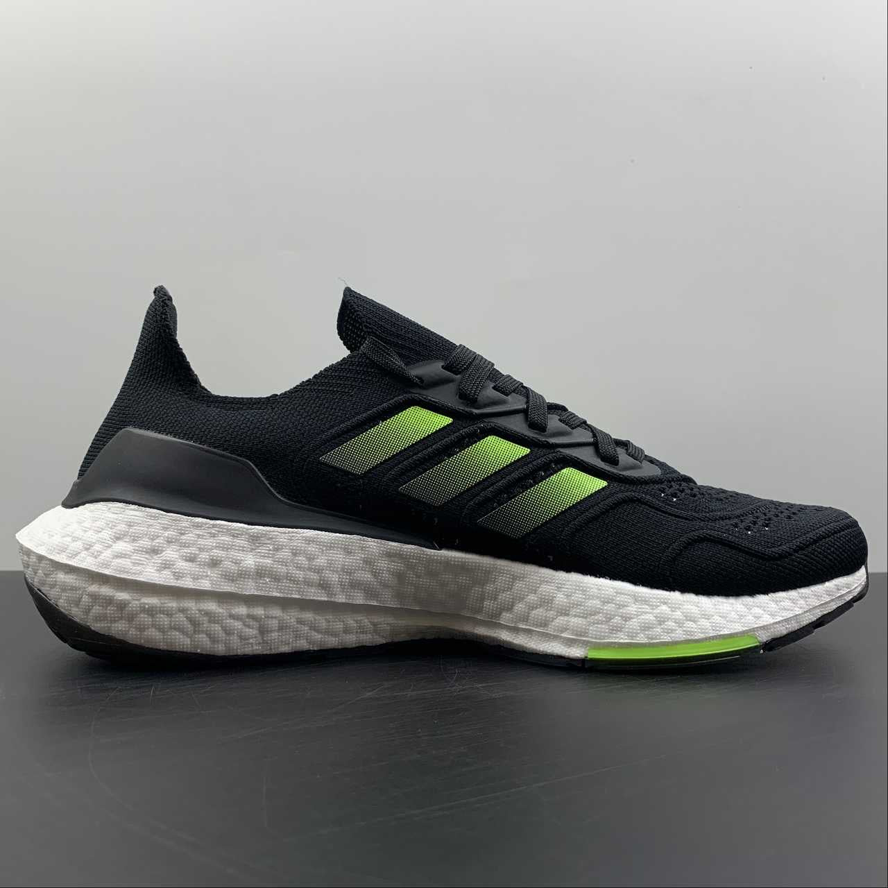 Adidas ultraboost black/yellow shoes