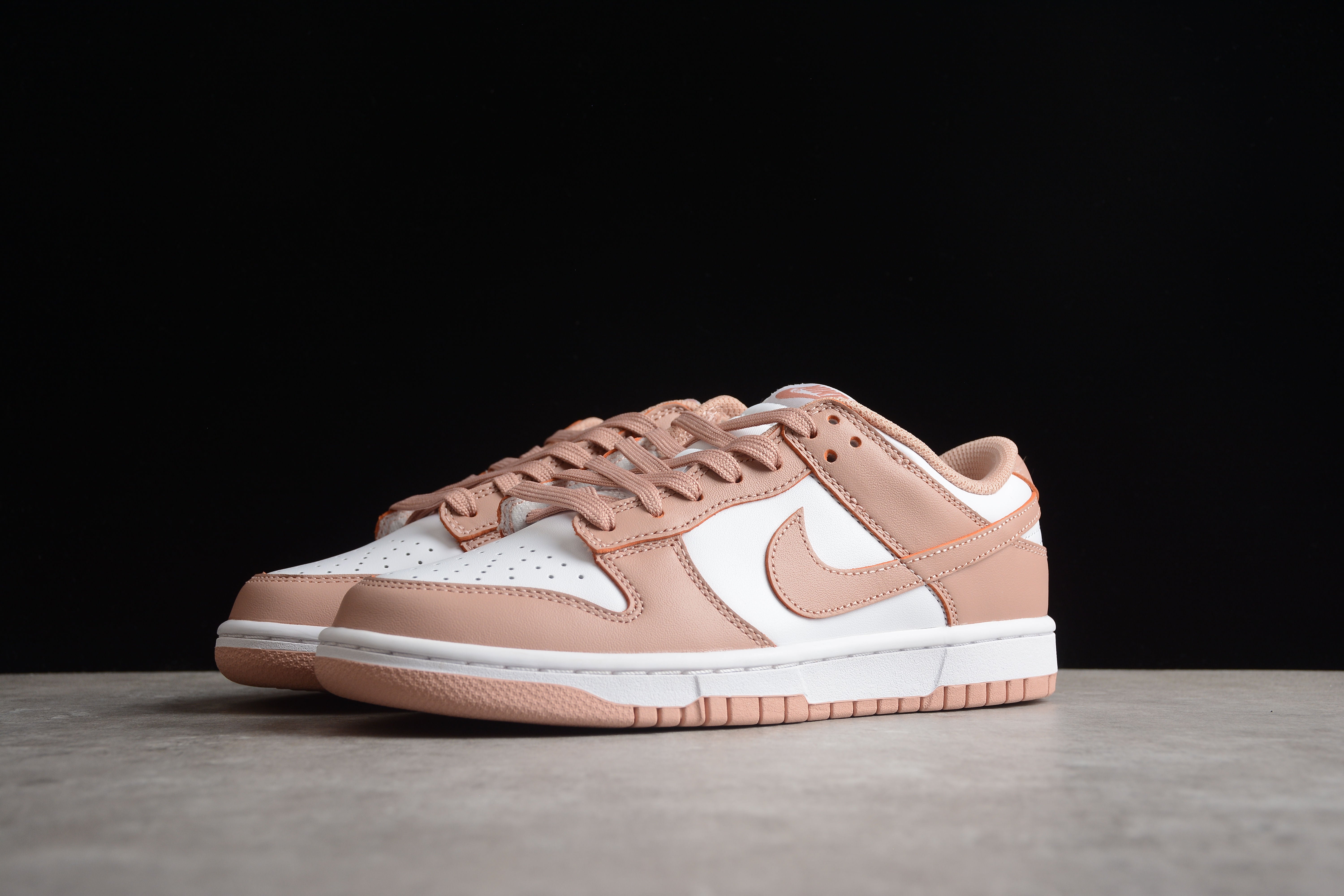 Nike SB dunk low rose shoes