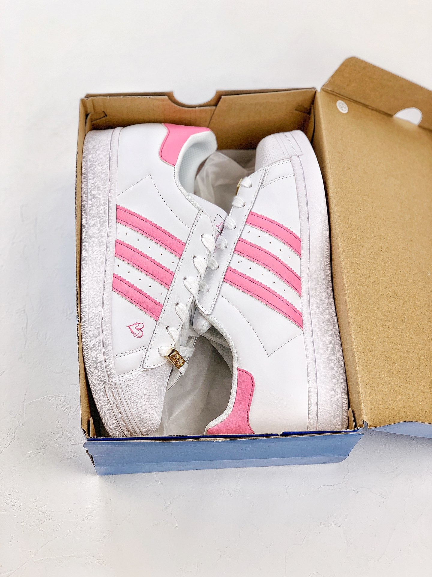Adidas superstar white hot pink