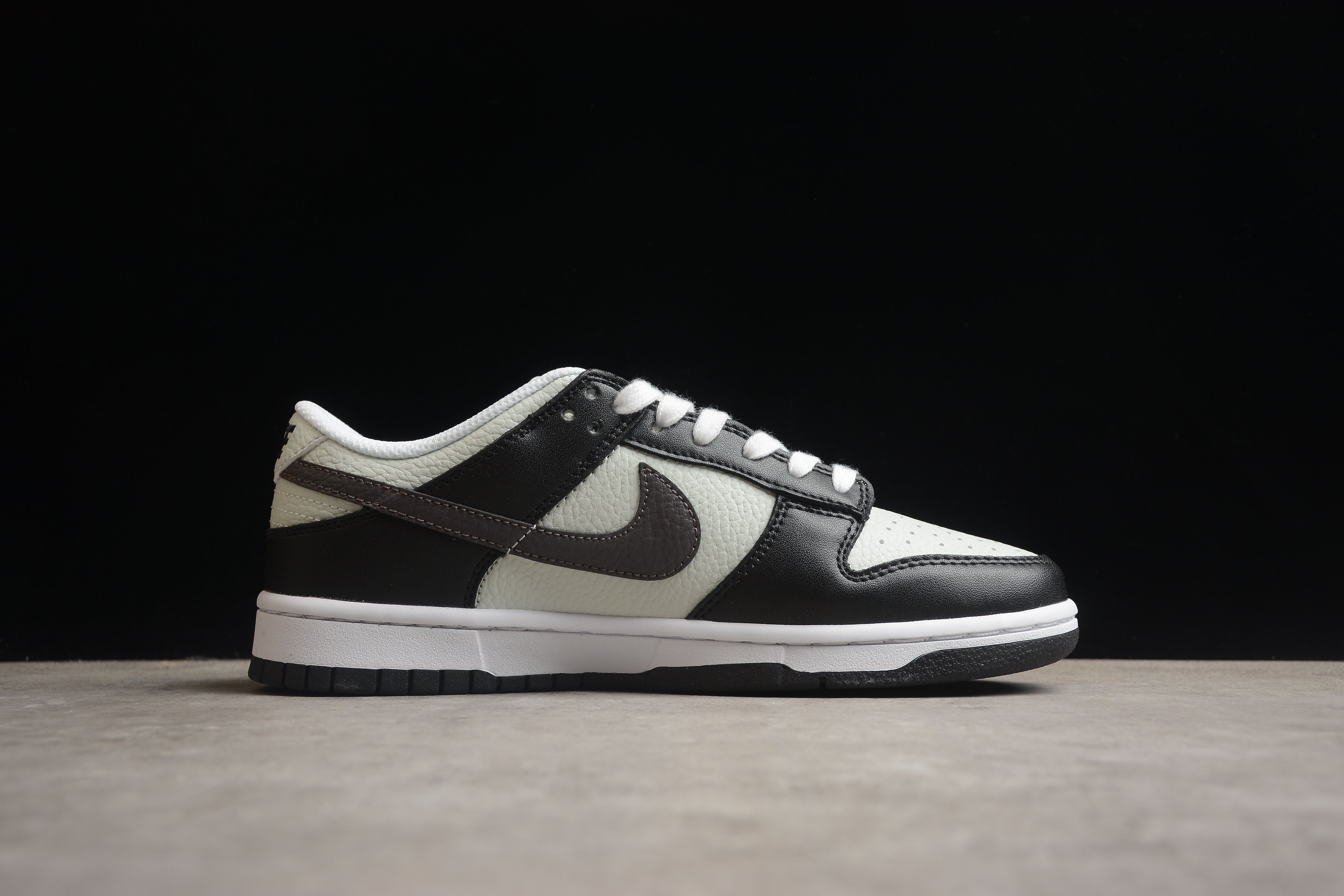 Nike SB dunk low black shoes